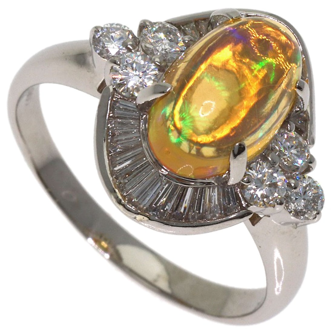 1.05Ct Opal Diamond Ring Platinum Pt900 7.2G: 1.05Ct Opal Diamond Ring Platinum Pt900 7.2G 1.05ct Opal Diamond Ring in Platinum PT900. This unique ring showcases a 1.05ct opal stone, set in a platinum band, adding a touch of elegance to any outfi
