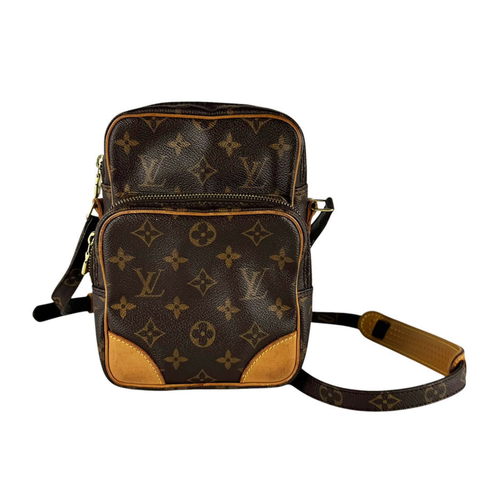 Shoulder Bag Monogram Louis Vuitton: Shoulder Bag Monogram Louis Vuitton Brown Monogram Louis Vuitton Shoulder Bag. Made from high-quality materials, this classic shoulder bag features the iconic Monogram pattern in a rich brown color.