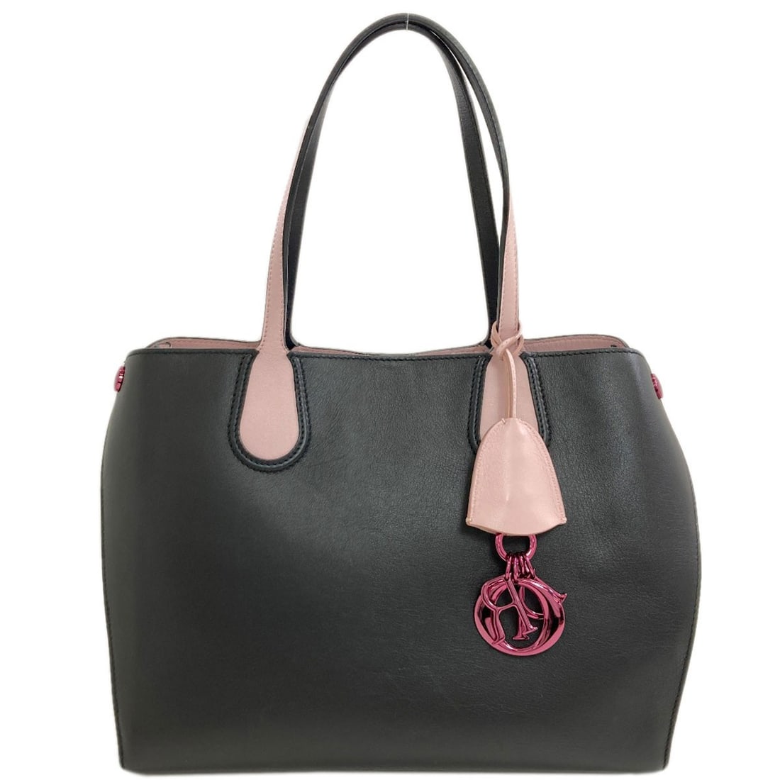 Christian Dior Addict Tote Bag Calf: Christian Dior Addict Tote Bag Calf Item Specifics: Brand: CHRISTIAN DIOR Style: Tote Bag Color: black Type: Tote Bag Exterior Color: black Exterior Material: Calf Product Disclaimer: Pre-owned