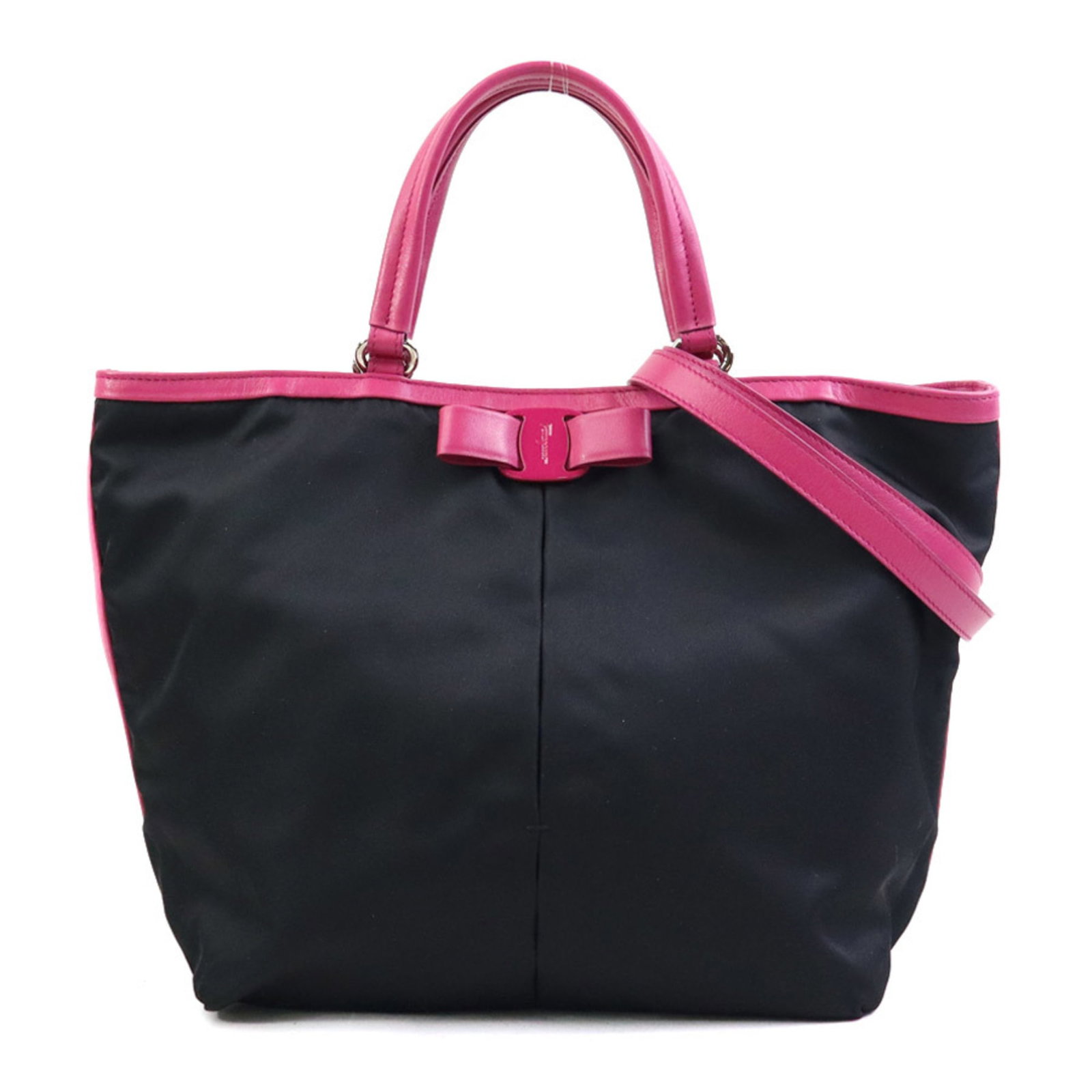 Salvatore Ferragamo Handbag Shoulder Bag Nylon Leather: Salvatore Ferragamo Handbag Shoulder Bag Nylon Leather Salvatore Ferragamo's iconic nylon leather shoulder bag boasts a sleek black and pink color combination, making it a stylish and versatile