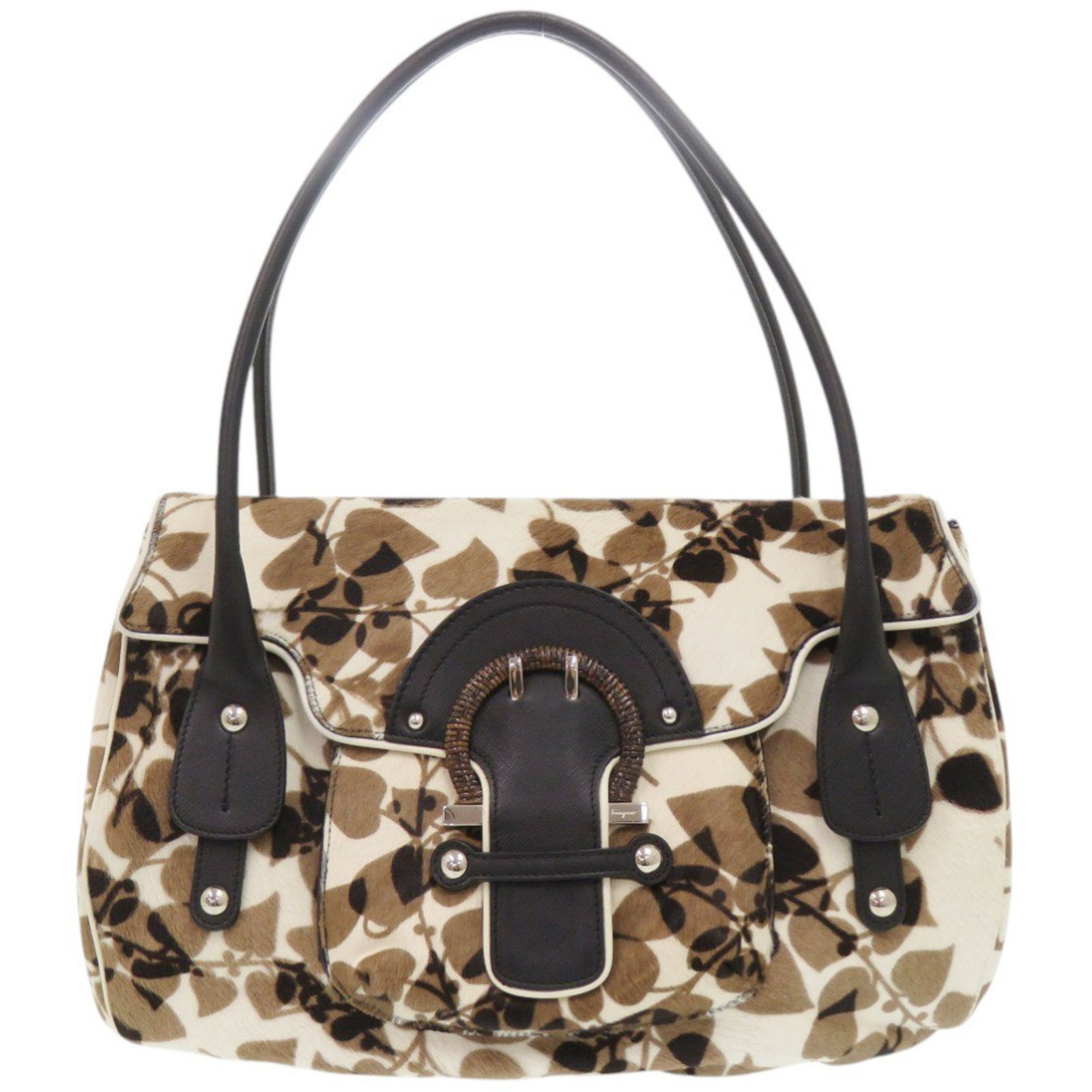 Ferragamo Leather Shoulder Bag: Ferragamo Leather Shoulder Bag The Salvatore Ferragamo Country Leather Shoulder Bag is a stylish and sophisticated accessory, crafted from high-quality leather. Measuring 21.5cm x 32cm x 9cm, this bag
