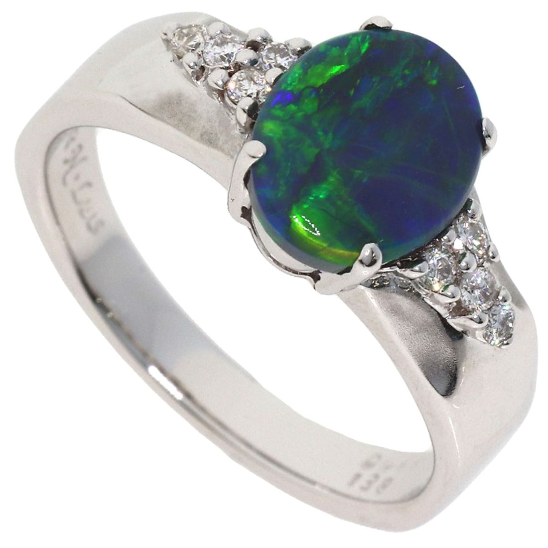 1.38Ct Diamond Luis Opal Black Ring K18 White Gold 4.7G: 1.38Ct Diamond Luis Opal Black Ring K18 White Gold 4.7G The 1.38Ct Diamond Luis Opal Black Ring K18 White Gold 4.7G boasts a striking combination of opal and diamond, set in a sleek K18 white gold