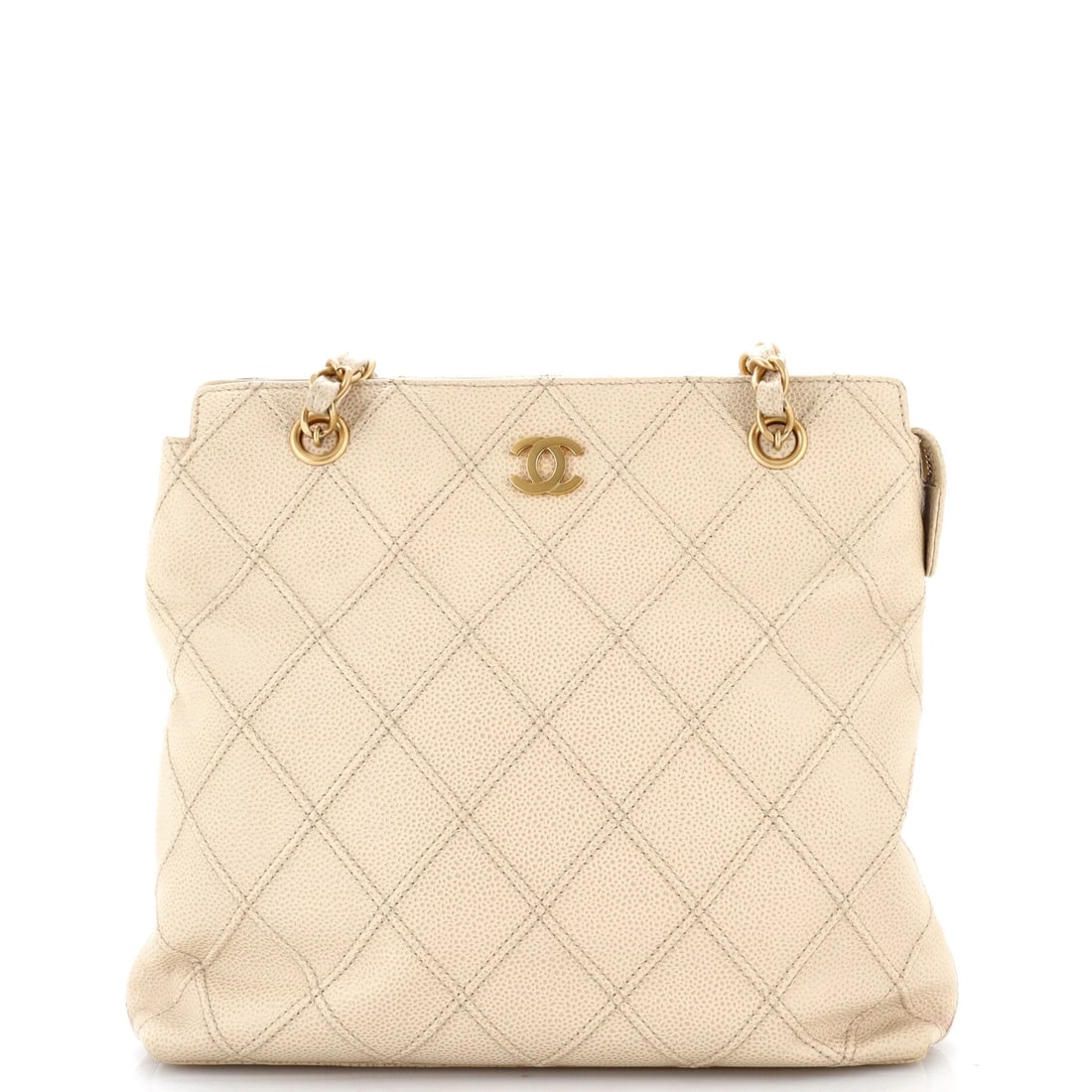 Quilted Caviar Medium Chain Tote Chanel Vintage Zipped: Quilted Caviar Medium Chain Tote Chanel Vintage Zipped Quilted Caviar Medium Chain Tote in neutral leather exterior, featuring a vintage zipped design and gold hardware. This medium-sized tote boasts 