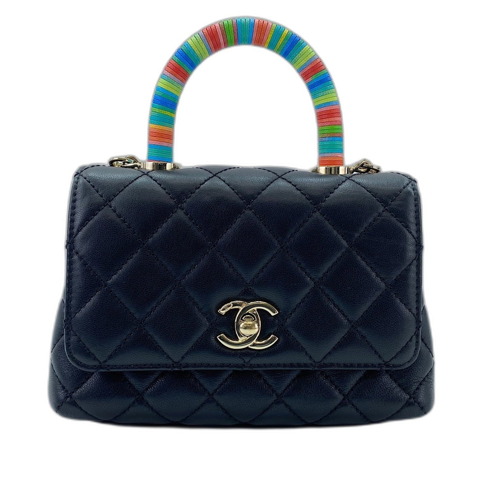 Handbag Chanel: Handbag Chanel Black Chanel handbag with dimensions 12cm x 18cm x 8cm, a stylish and compact accessory. The bag's sleek design and black color make it a versatile and timeless addition to any outfit. 