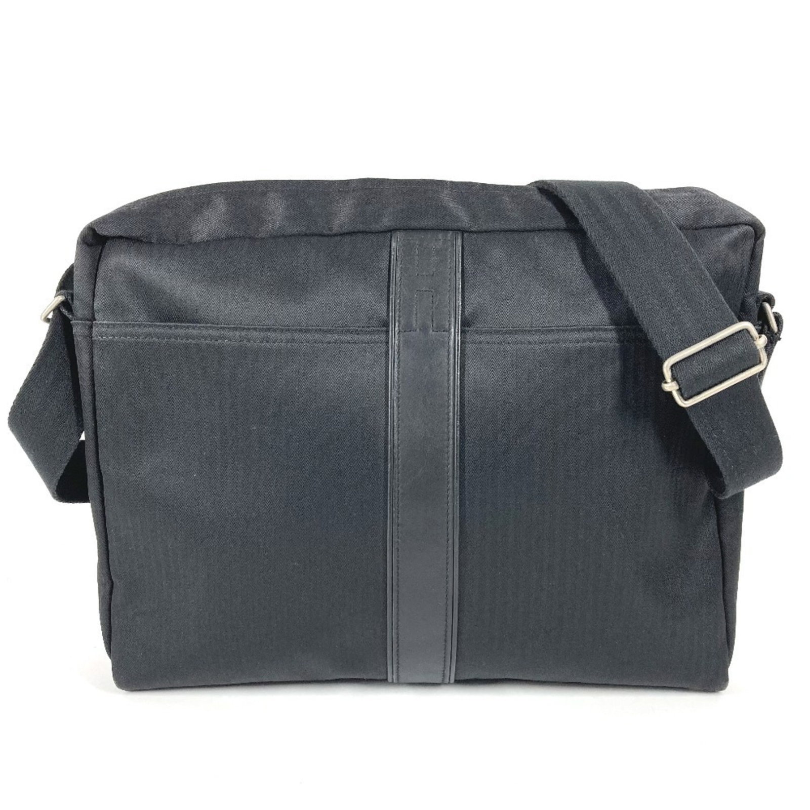 Hermes Messenger Bag Shoulder Bag Toile Chevron Leather: Hermes Messenger Bag Shoulder Bag Toile Chevron Leather Toile Chevron Leather Messenger Bag from Hermes, a timeless and sophisticated shoulder bag with a classic black finish, featuring iconic