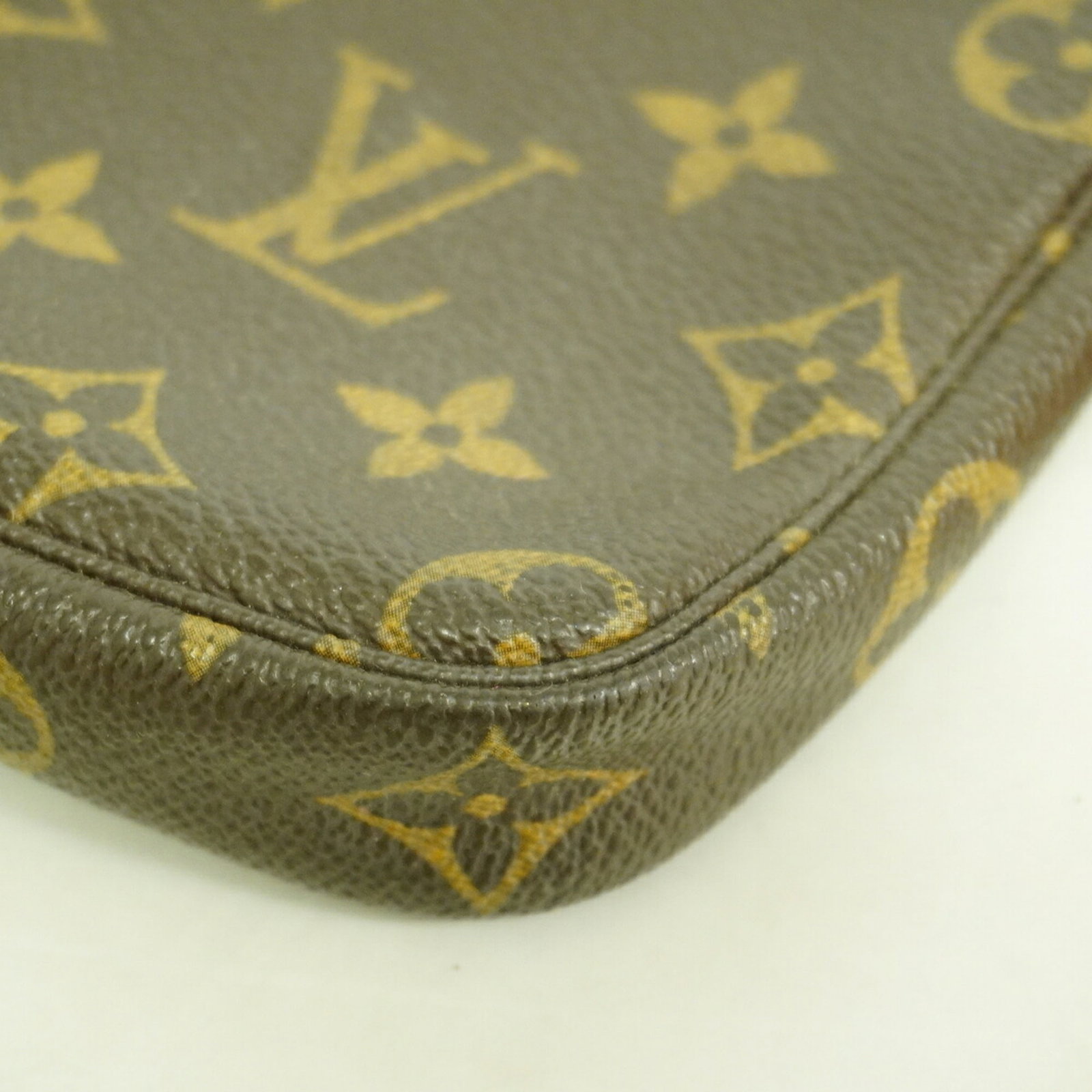 Louis Vuitton Pouch - 6