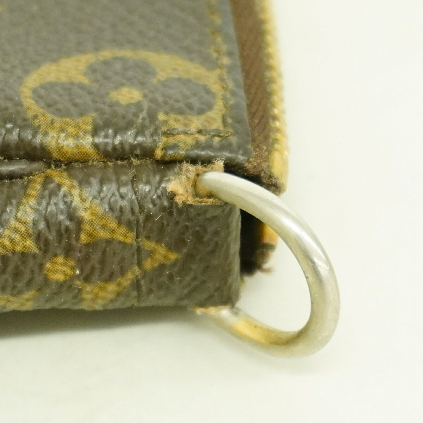 Louis Vuitton Pouch - 7