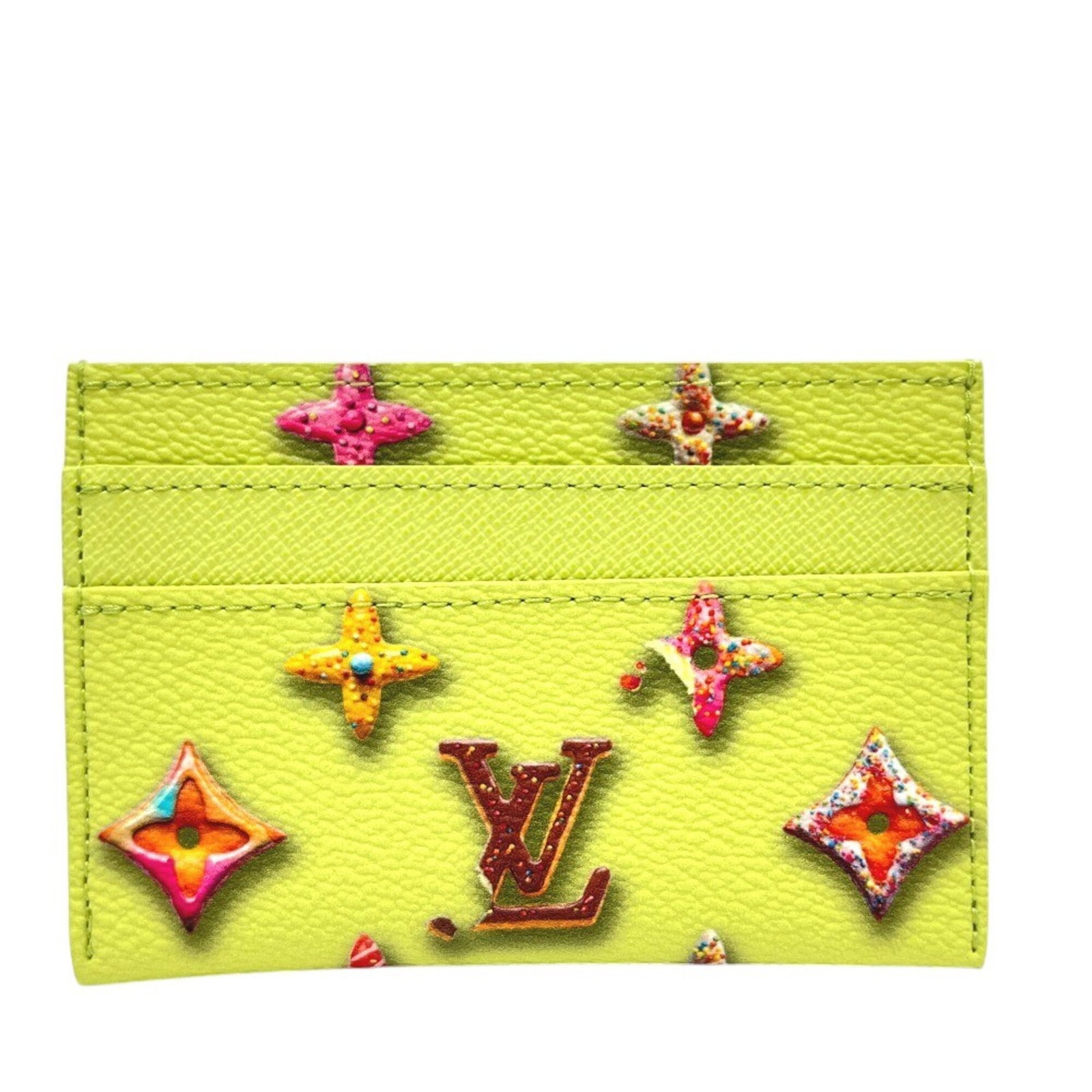 Case Monogram Business Card Louis Vuitton: Case Monogram Business Card Louis Vuitton Monogrammed business card case from Louis Vuitton, crafted with the iconic brand's signature monogram pattern. This compact case measures 7cm x 11cm x 1.5cm,