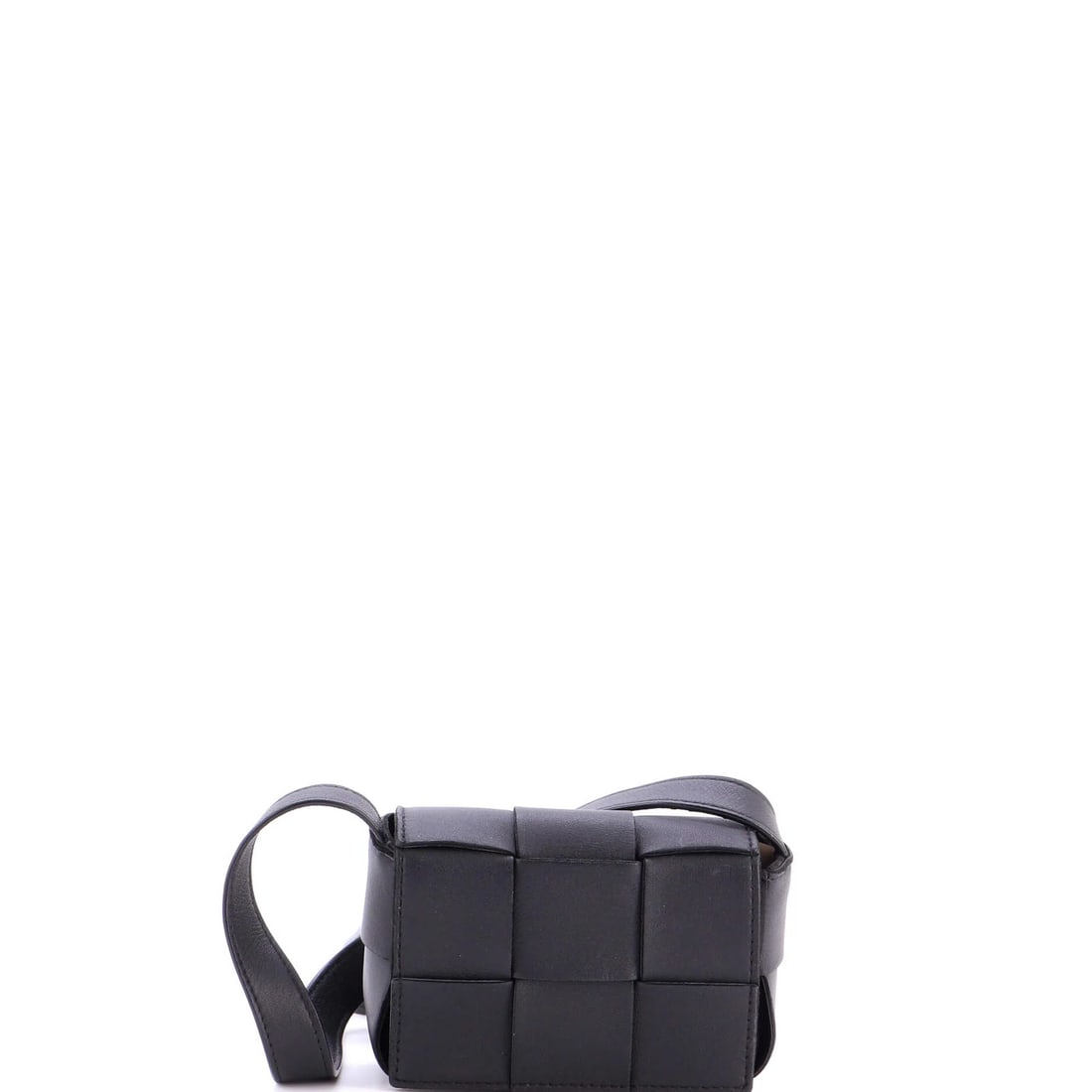 Veneta Cassette Maxi Intrecciato Leather Bag Candy Crossbody: Veneta Cassette Maxi Intrecciato Leather Bag Candy Crossbody Black Cassette Maxi Intrecciato Leather Cross Body Bag with gold hardware, featuring a classic design and premium leather exterior. The
