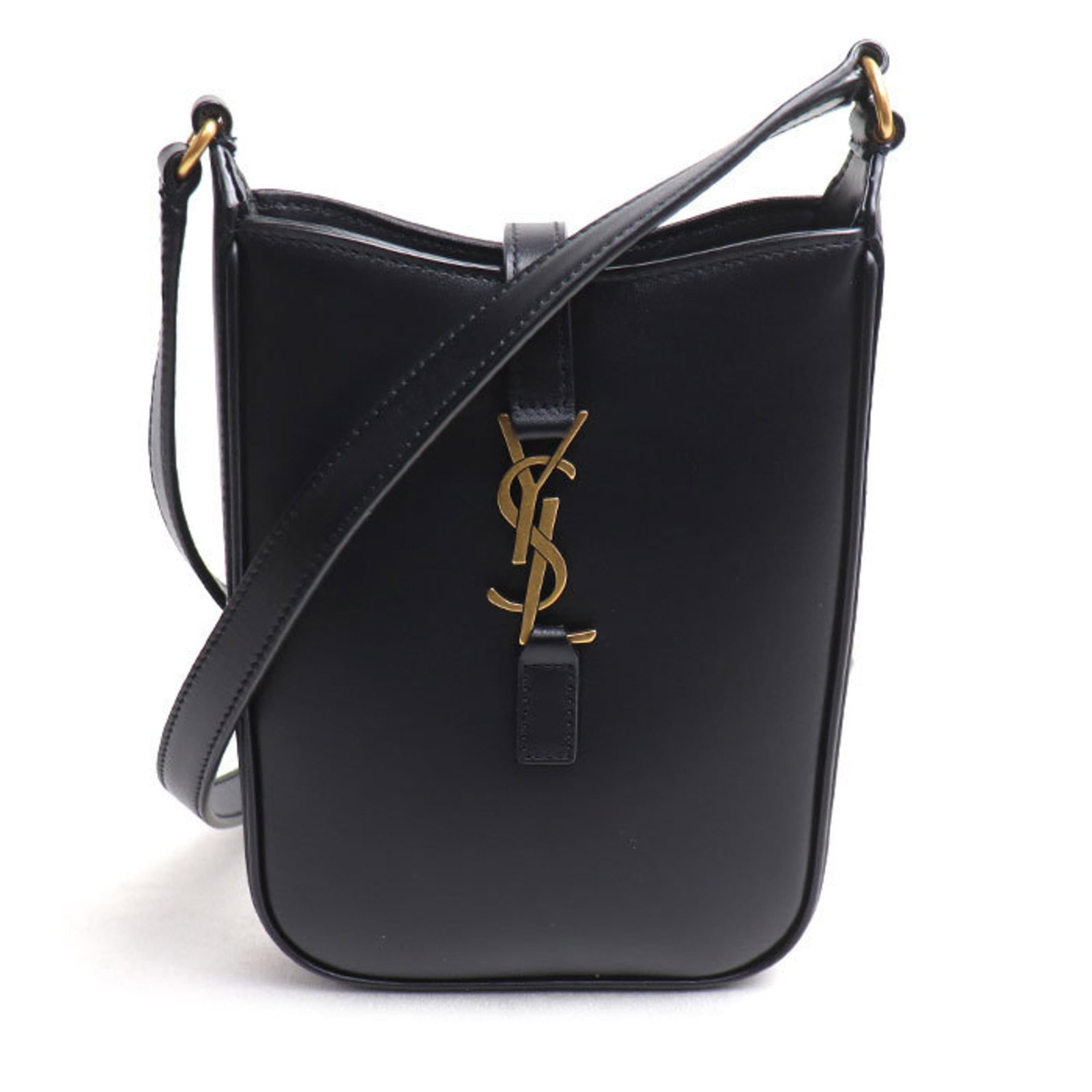 Laurent Saint Bag Leather Shoulder: Laurent Saint Bag Leather Shoulder Black leather shoulder bag from Saint Laurent, featuring gold hardware and a sleek, compact design. Made from high-quality leather, this bag measures 17cm x 13.5cm