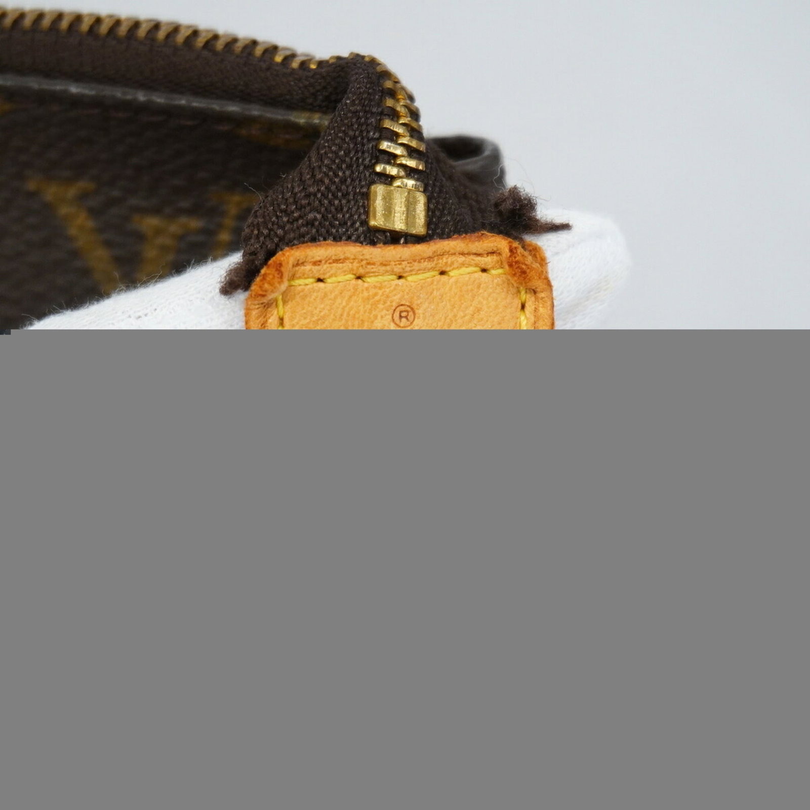 Louis Vuitton Pouch - 5