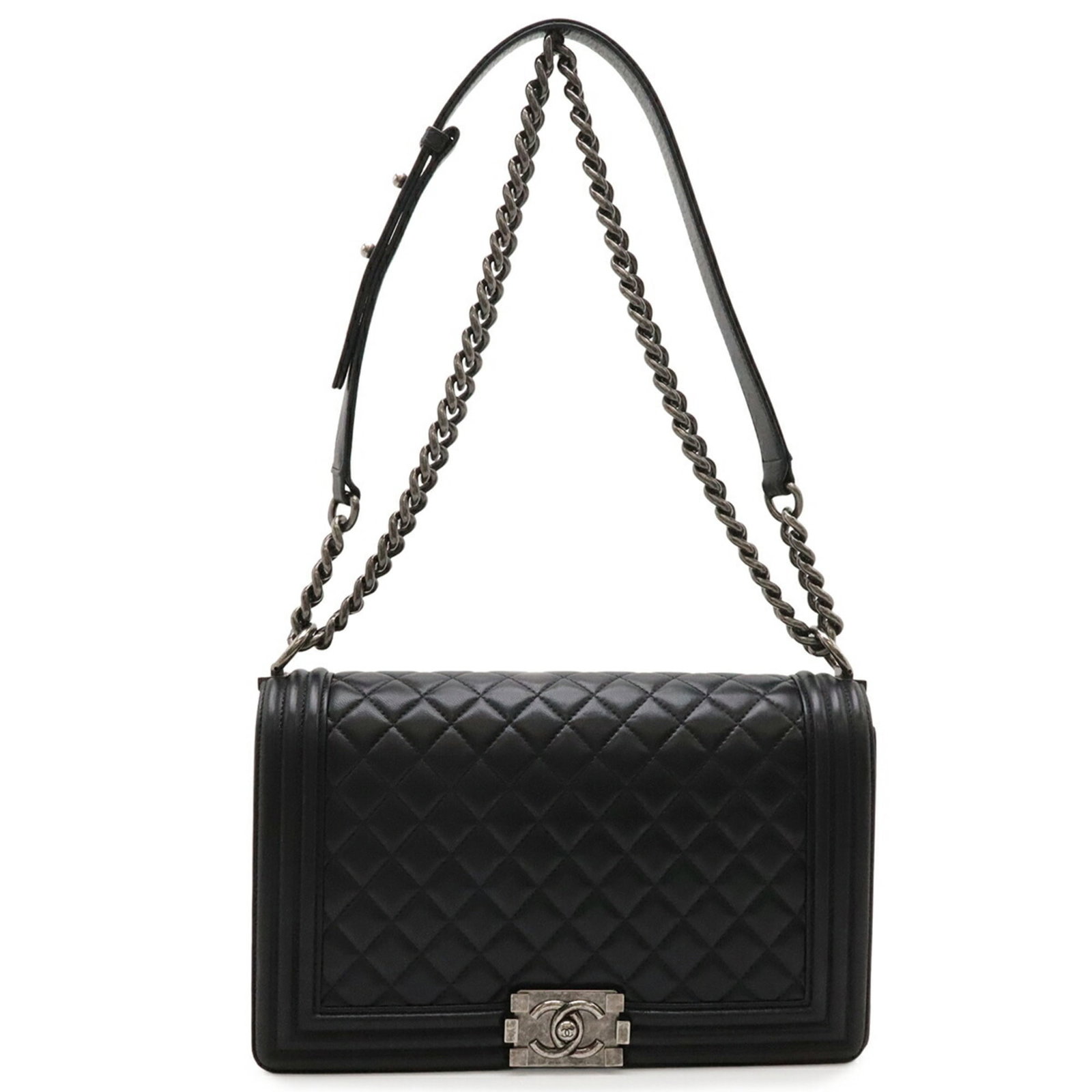 Shoulder Bag Leather Chanel: Shoulder Bag Leather Chanel This luxurious black shoulder bag is crafted from high-quality lambskin leather, featuring a timeless Matelasse design. Measuring 17.5cm x 28cm x 7.5cm, it offers ample