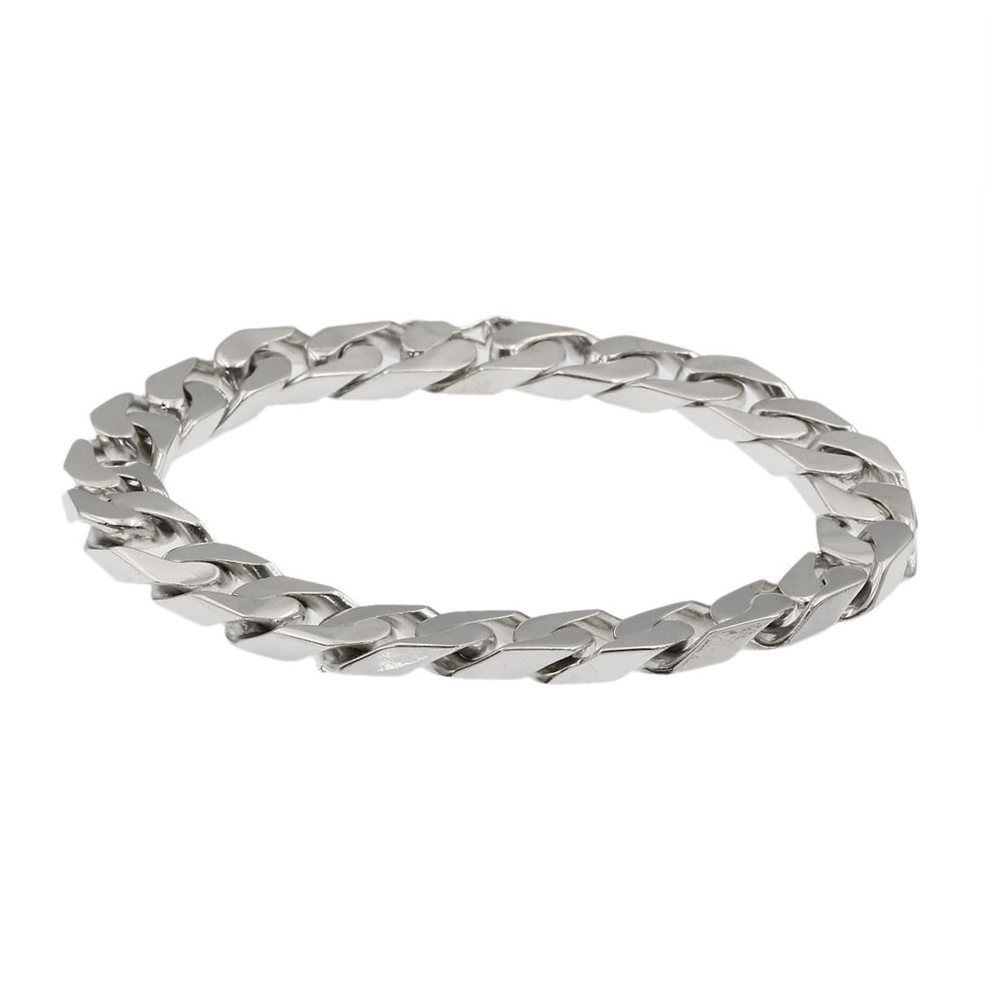 Curb Chain Silver Gucci Kihei Bracelet: Curb Chain Silver Gucci Kihei Bracelet Silver Gucci Kihei Bracelet with sleek, modern design and a touch of luxury. This stylish bracelet features a silver chain with a silver metal finish, adding a s