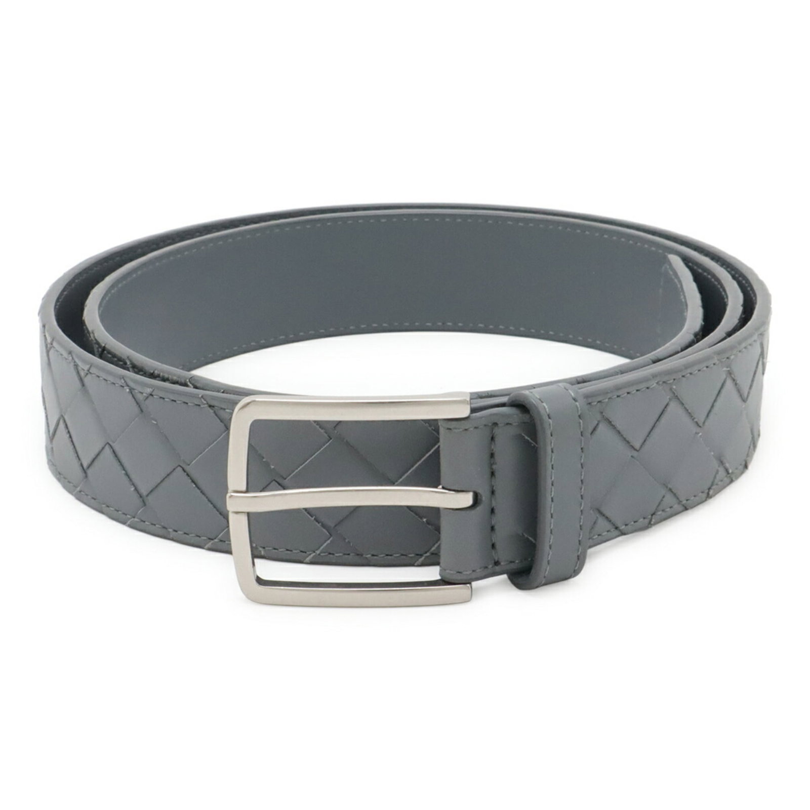 Standard Belt Bottega: Standard Belt Bottega The Bottega Veneta Standard Belt is crafted from high-quality gray leather, featuring a classic design that exudes timeless elegance. Measuring 104cm-115cm in length, this