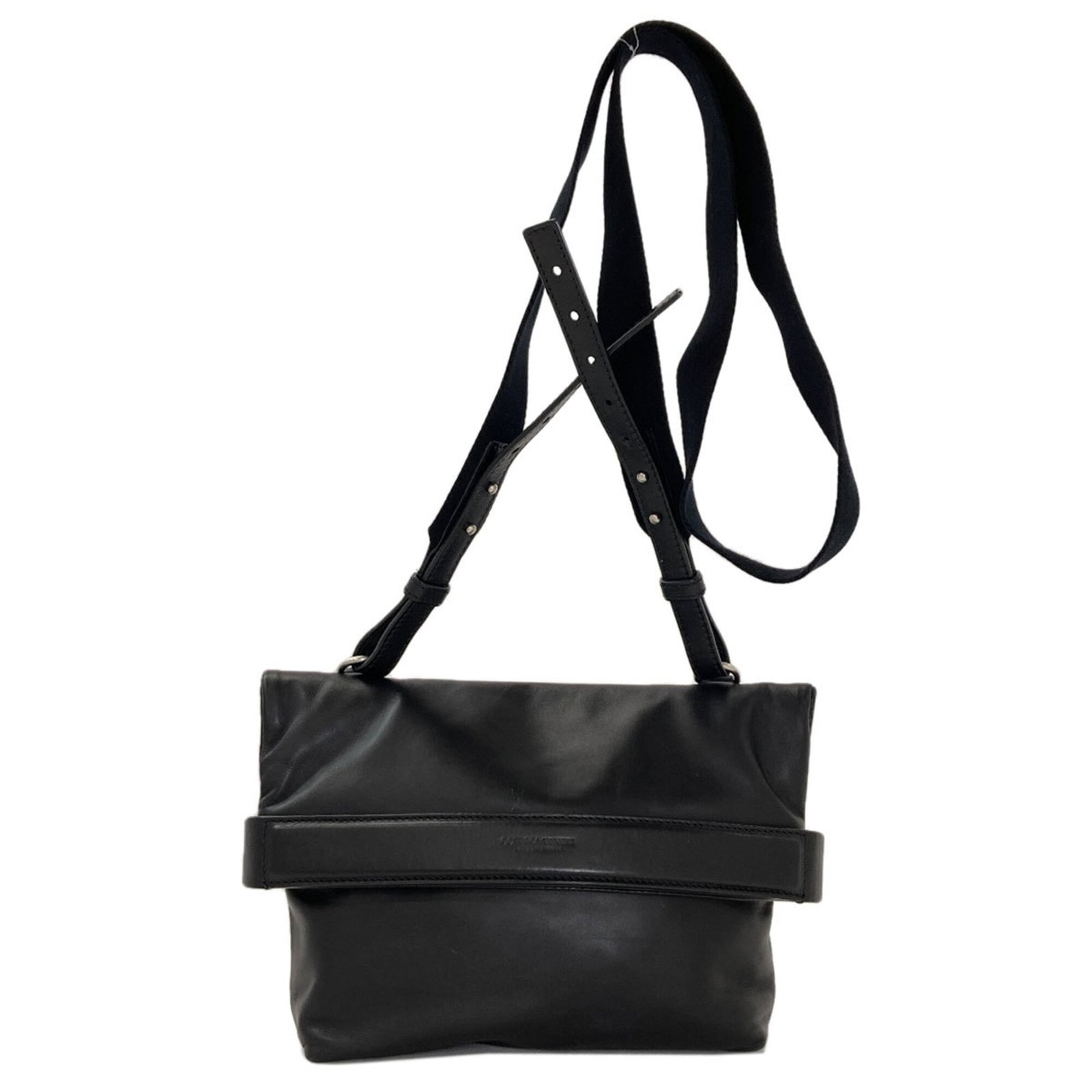 Bottega Veneta Shoulder Bag Leather: Bottega Veneta Shoulder Bag Leather Bottega Veneta Shoulder Bag Leather - A sleek and sophisticated black leather shoulder bag with clean lines and a classic design. Measuring 17cm x 19cm x 6cm, this