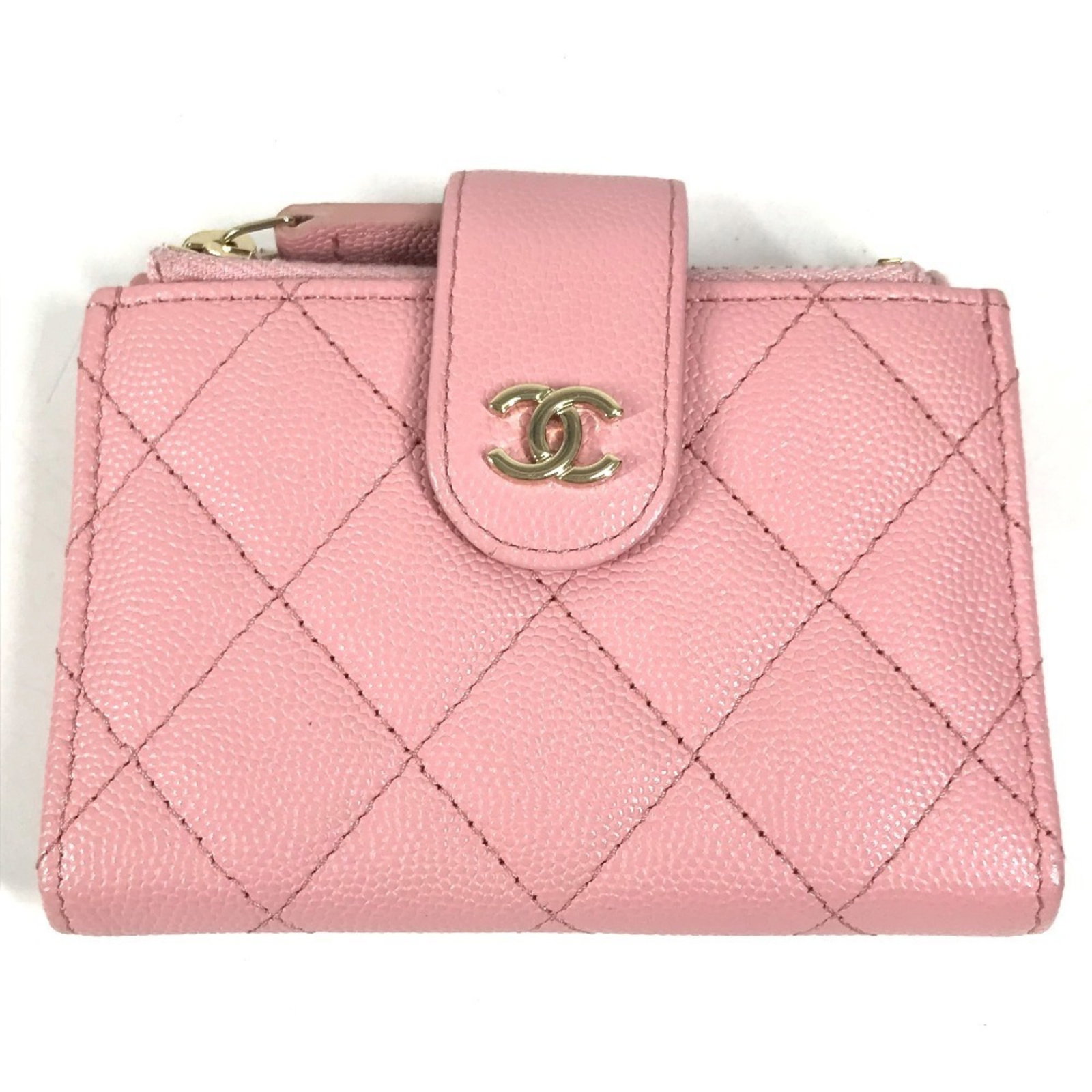 Business Card Case Chanel: Business Card Case Chanel The Chanel Business Card Case AP1928 is a stylish and compact accessory made from high-quality material, featuring a vibrant pink color. Measuring 8cm x 11.5cm, it has a uniq