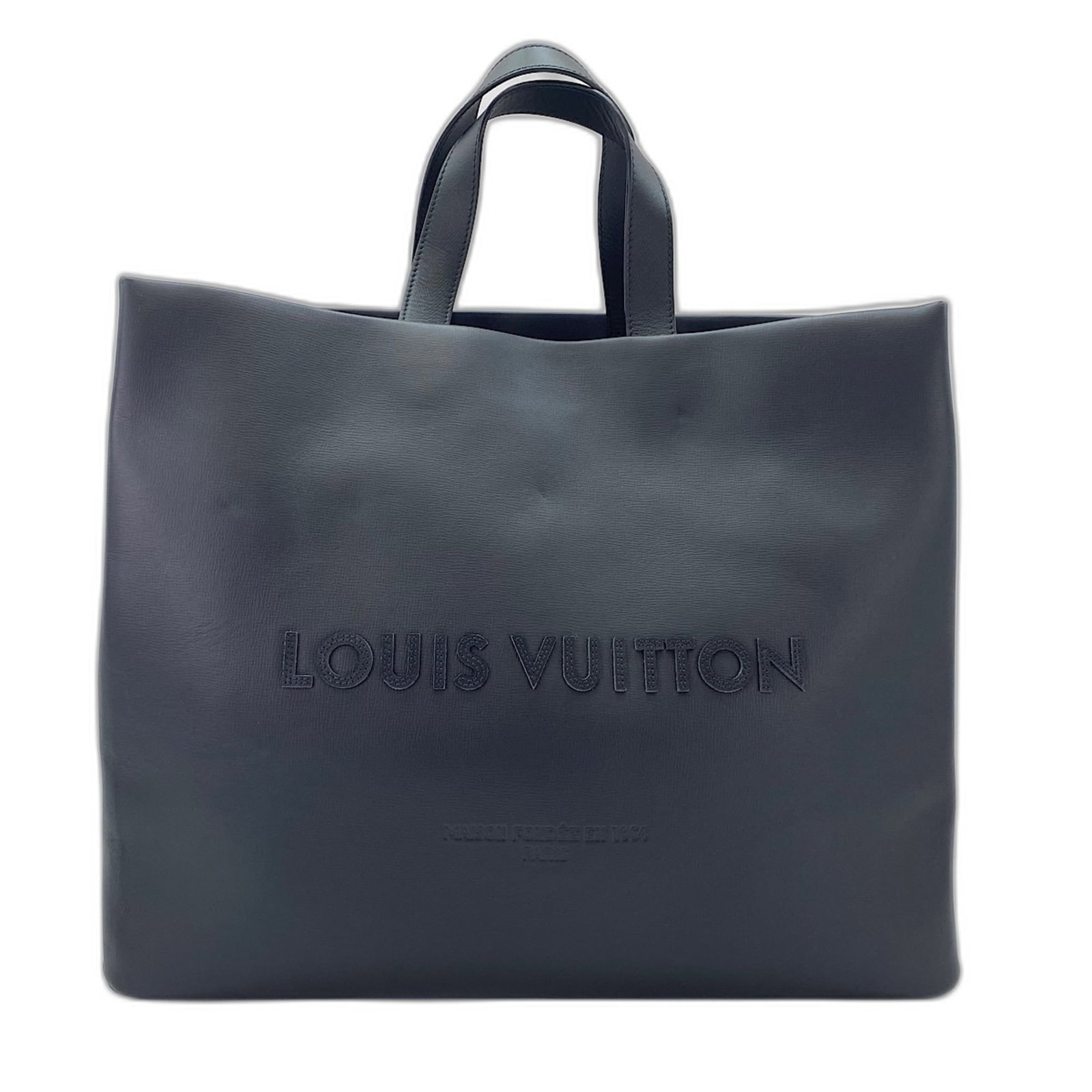 Tote Bag Louis Vuitton: Tote Bag Louis Vuitton Black Louis Vuitton Tote Bag with Classic Design. This 32cm x 40cm x 16cm tote bag features a timeless design and a sleek black color. The bag's 97cm strap length and 13cm handl