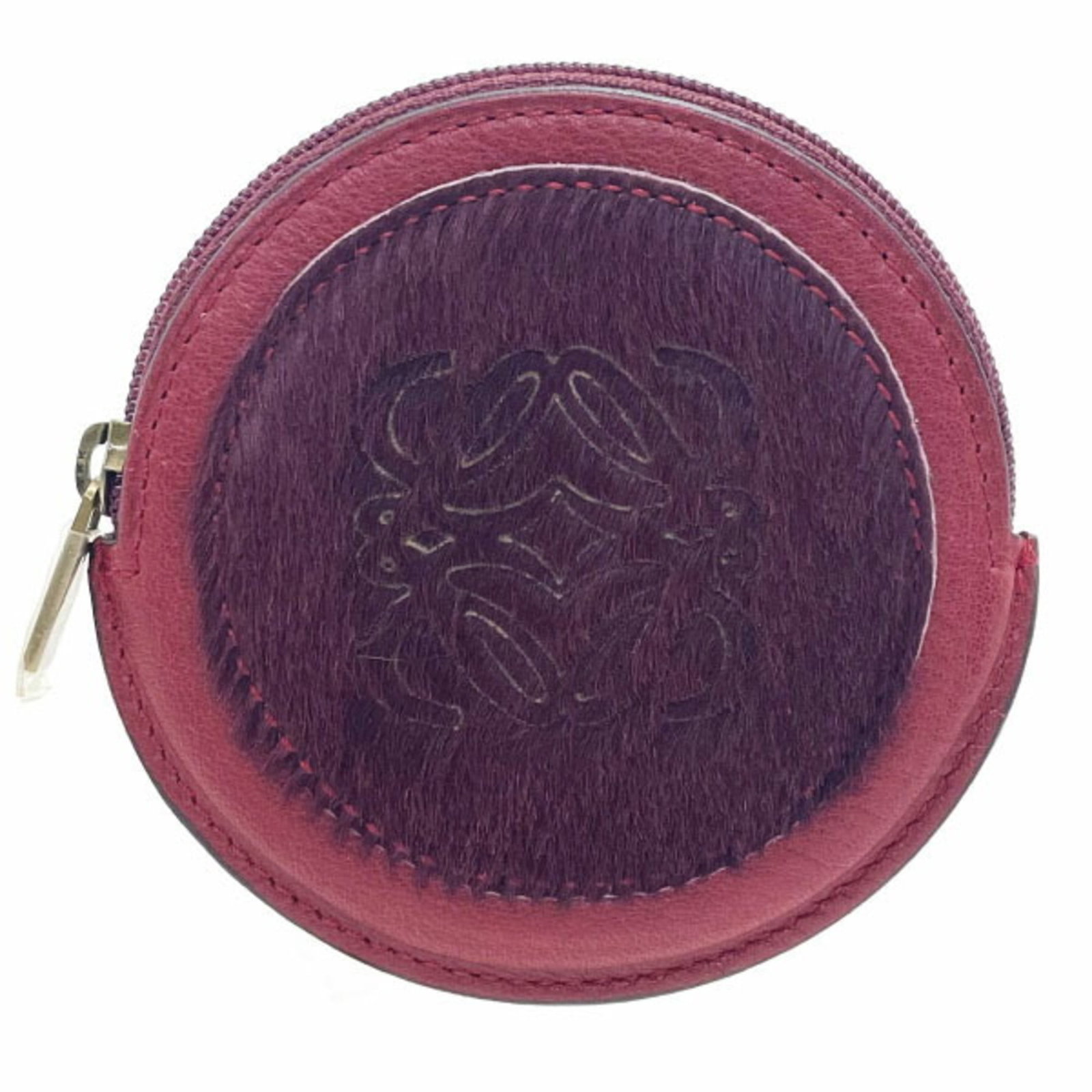 Loewe Coin Purse/ Coin Case Leather: Loewe Coin Purse/ Coin Case Leather Bordeaux leather coin purse/coin case from Loewe, featuring a classic design with a Harako leather type and a zipper closure. Measuring 9cm x 9.4cm x 1cm, this