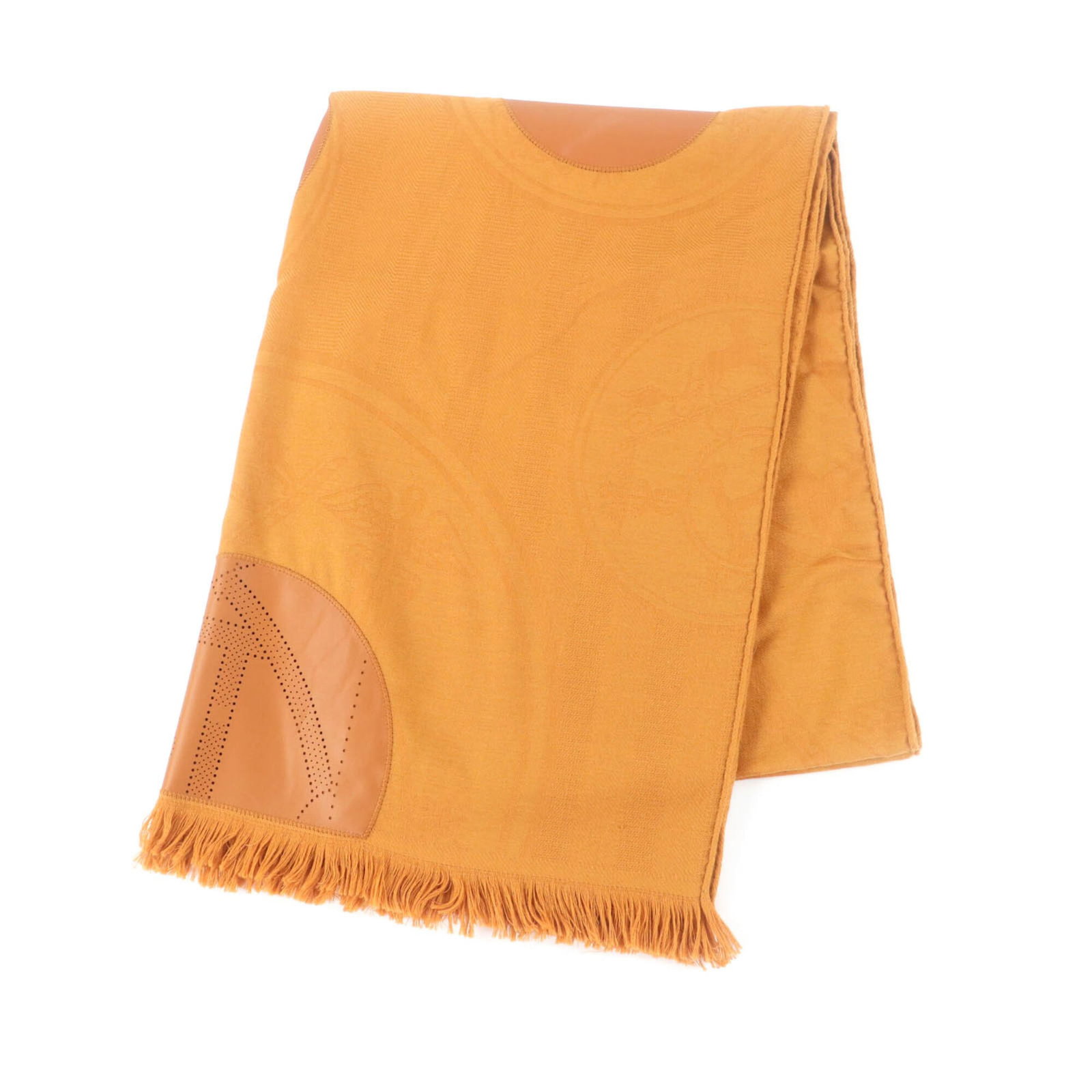 Hermes Stole Cashmere Silk: Hermes Stole Cashmere Silk Cashmere and silk blend in a rich brown hue, forming the foundation of this Herm?s stole. Measuring 2.11m x 75cm, it offers a substantial presence, perfect for making a