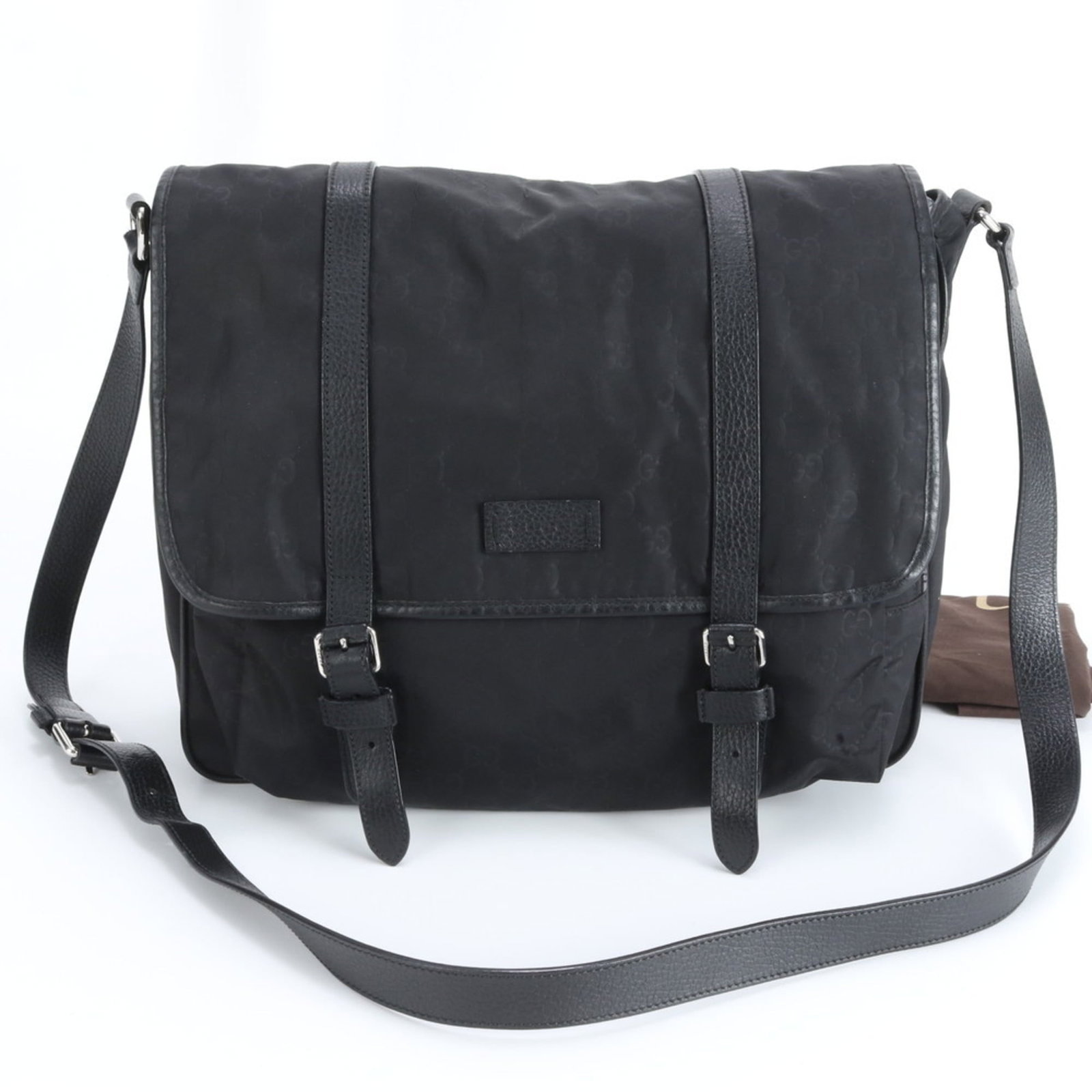 Nylon Leather Bag Shoulder Gucci: Nylon Leather Bag Shoulder Gucci Nylon Leather Bag Shoulder Gucci features a unique blend of materials, combining nylon and leather in a sleek black design. With a size of 33cm x 35cm x 10cm, this