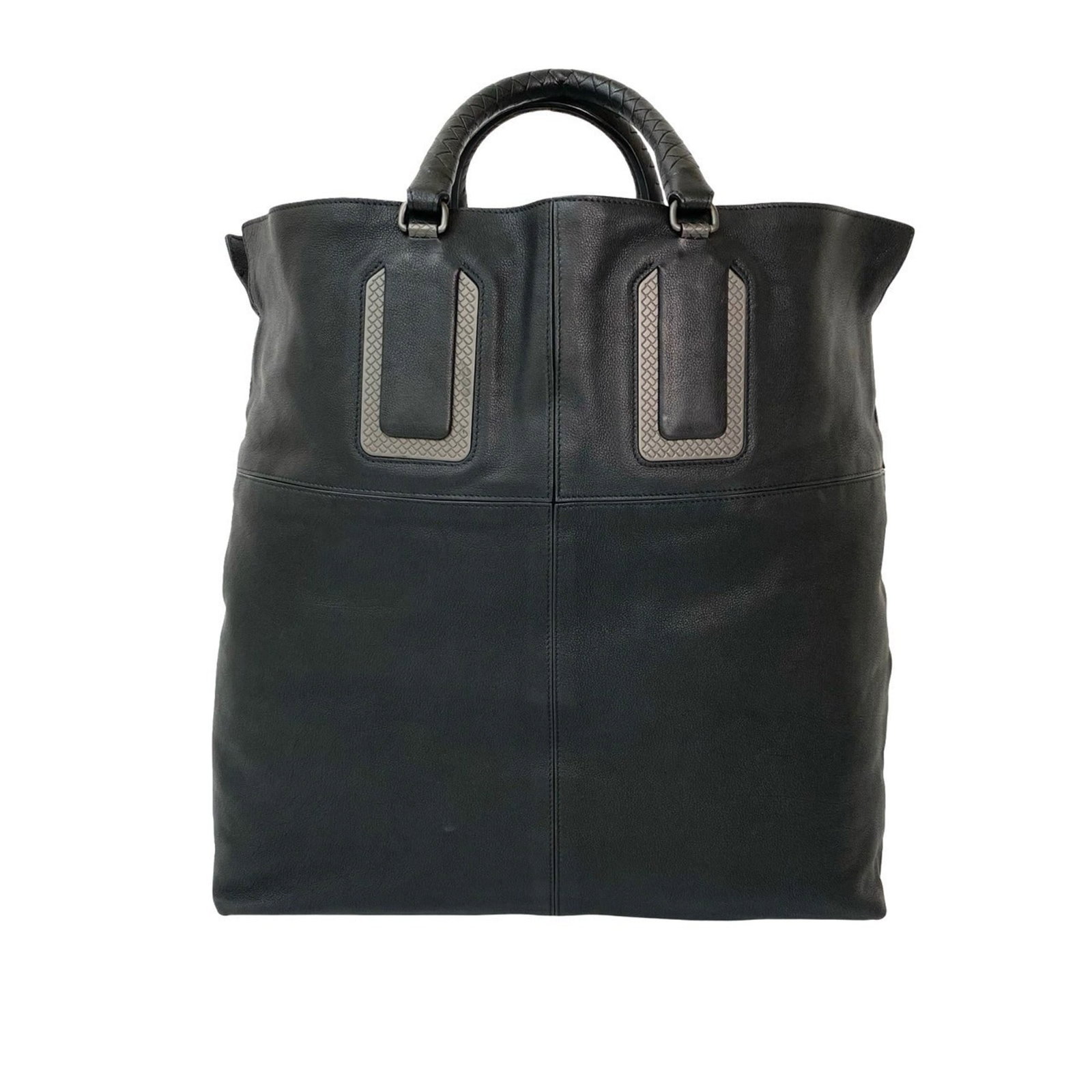 Bottega Veneta Handbag Tote Bag Leather: Bottega Veneta Handbag Tote Bag Leather Bottega Veneta's iconic tote bag is crafted from rich, black leather, boasting a classic design that exudes timeless elegance. Measuring 44cm x 48cm x 9.5cm,