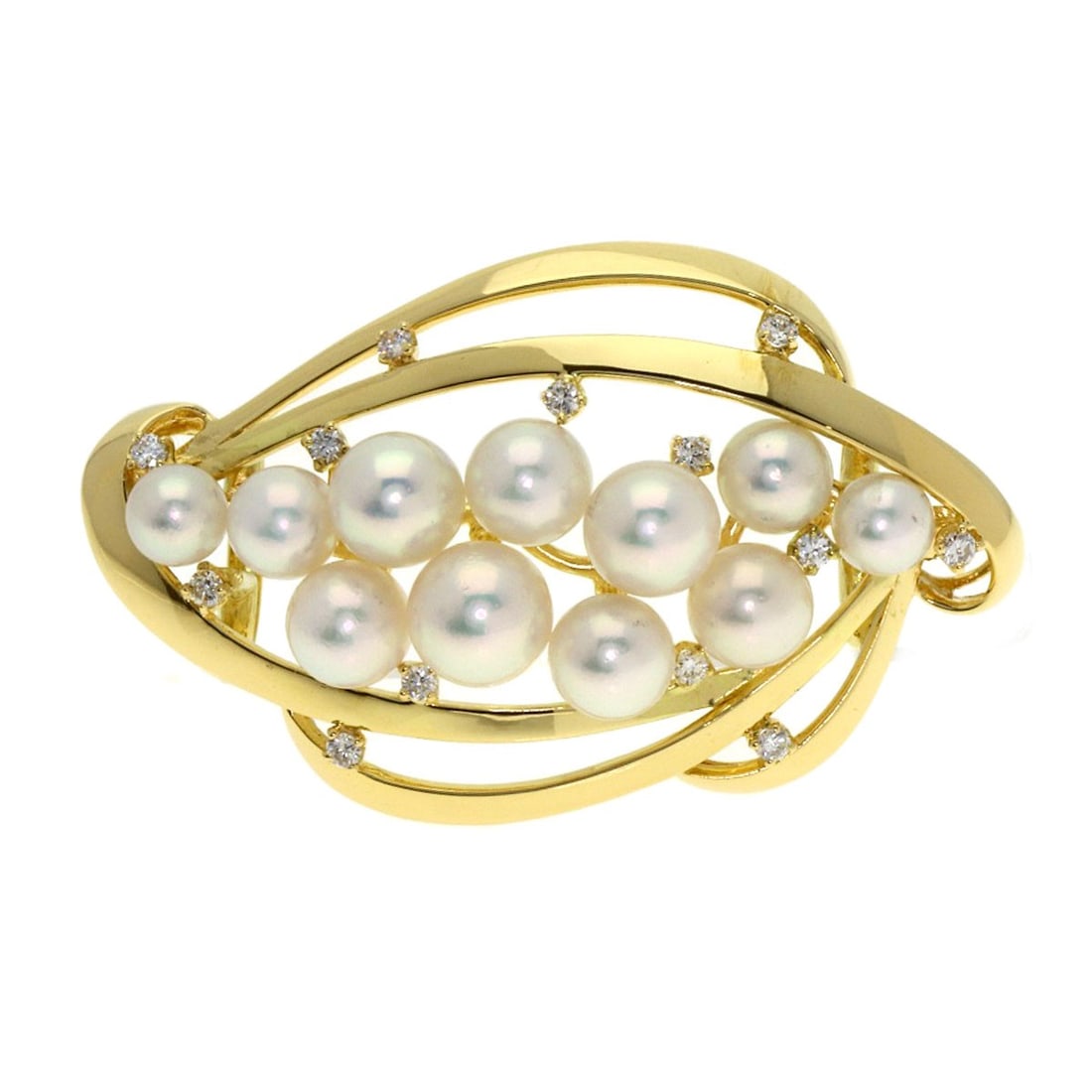 Mikimoto K18 Yellow Gold Diamond Obi Pearl Closure: Mikimoto K18 Yellow Gold Diamond Obi Pearl Closure K18 Yellow Gold Diamond Obi Pearl Closure boasts a striking gold finish and a substantial 0.26ct diamond, expertly set within an obi closure design.