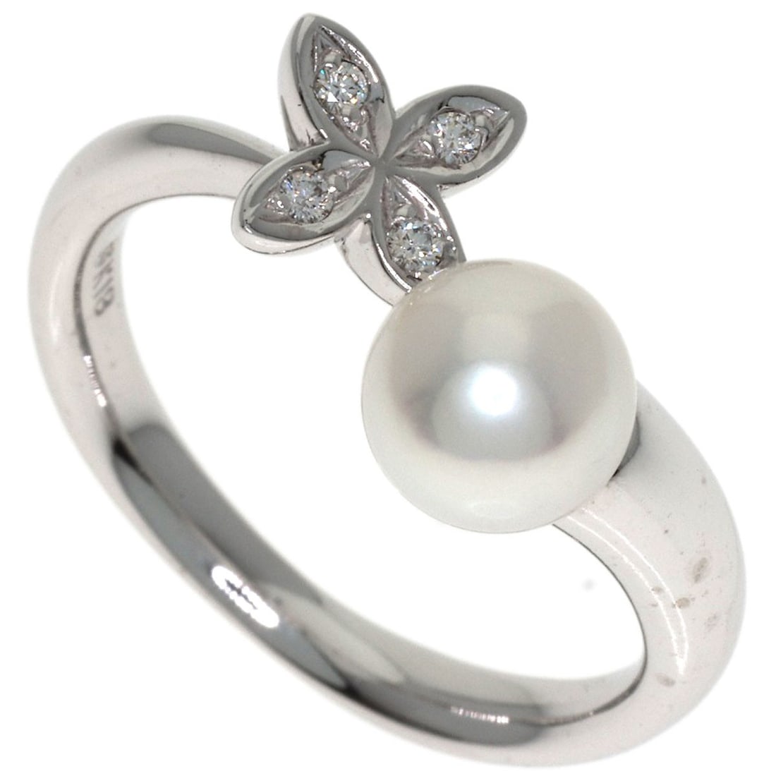 K18 White Gold Mikimoto Pearl Diamond Ring: K18 White Gold Mikimoto Pearl Diamond Ring K18 White Gold Mikimoto Pearl Diamond Ring is set in a luxurious open ring closure, showcasing a single Mikimoto pearl. The K18 white gold metal provides a p