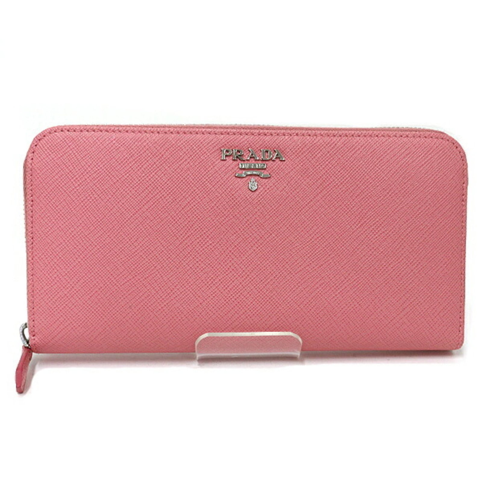 Prada Long Wallet (Bi-Fold) Saffiano Metal: Prada Long Wallet (Bi-Fold) Saffiano Metal Saffiano Metal construction provides durability and a sleek finish to this Prada Long Wallet. The bi-fold design and pink color make it a stylish accessory