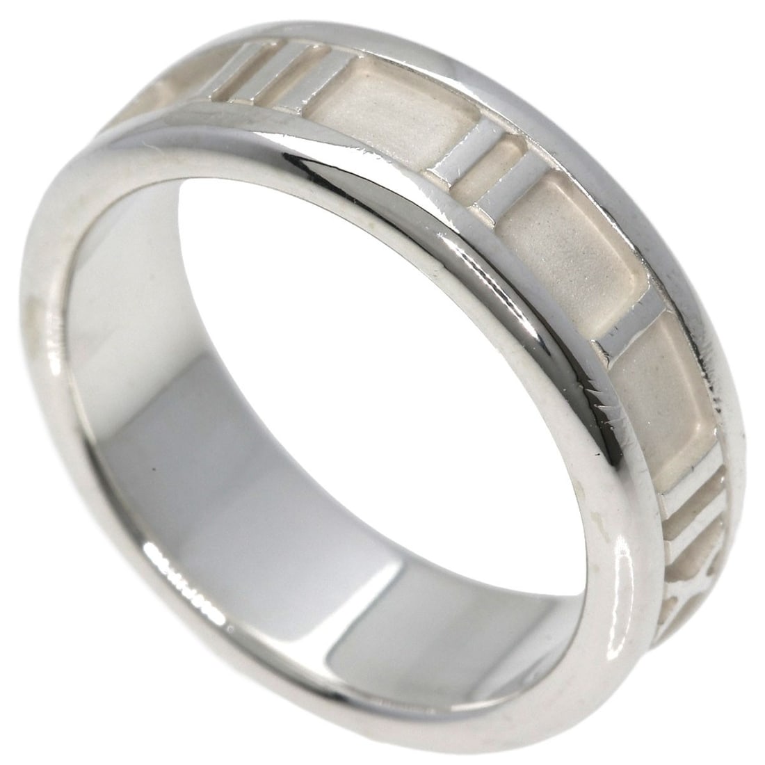 Tiffany Co Atlas Ring Silver: Tiffany Co Atlas Ring Silver The Tiffany Co Atlas Ring Silver is a sleek and modern silver ring featuring a signature from the renowned jewelry brand. Made from high-quality silver metal, this ring