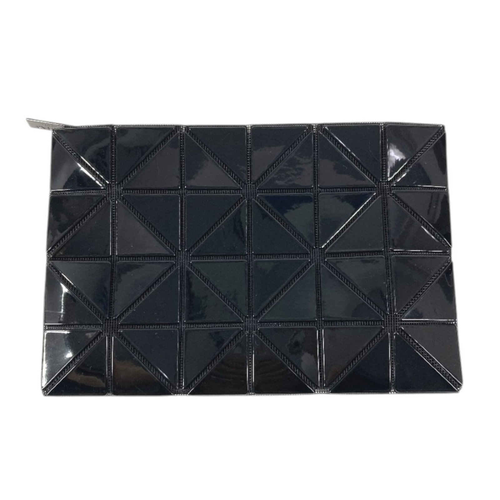 Miyake Issey Pvc Handbag Bag Clutch: Miyake Issey Pvc Handbag Bag Clutch Black PVC clutch bag from Issey Miyake, featuring a sleek and modern design. Made from high-quality PVC material, this unisex clutch measures 16cm x 24cm. Its simpl