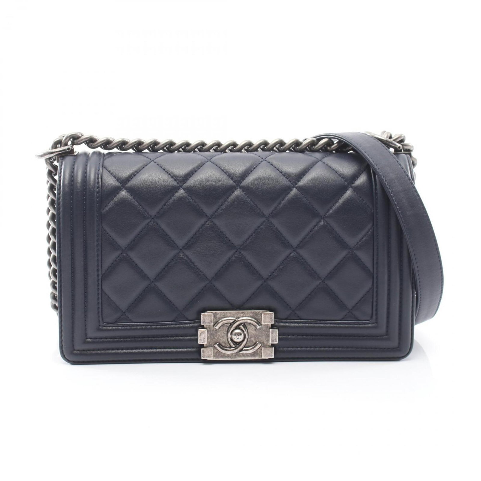Shoulder Bag Leather Handbag Chanel: Shoulder Bag Leather Handbag Chanel Navy lambskin leather shoulder bag from the Boy Chanel collection, measuring 14.5cm x 25cm x 7cm, features high-quality leather construction. This classic shoulder 