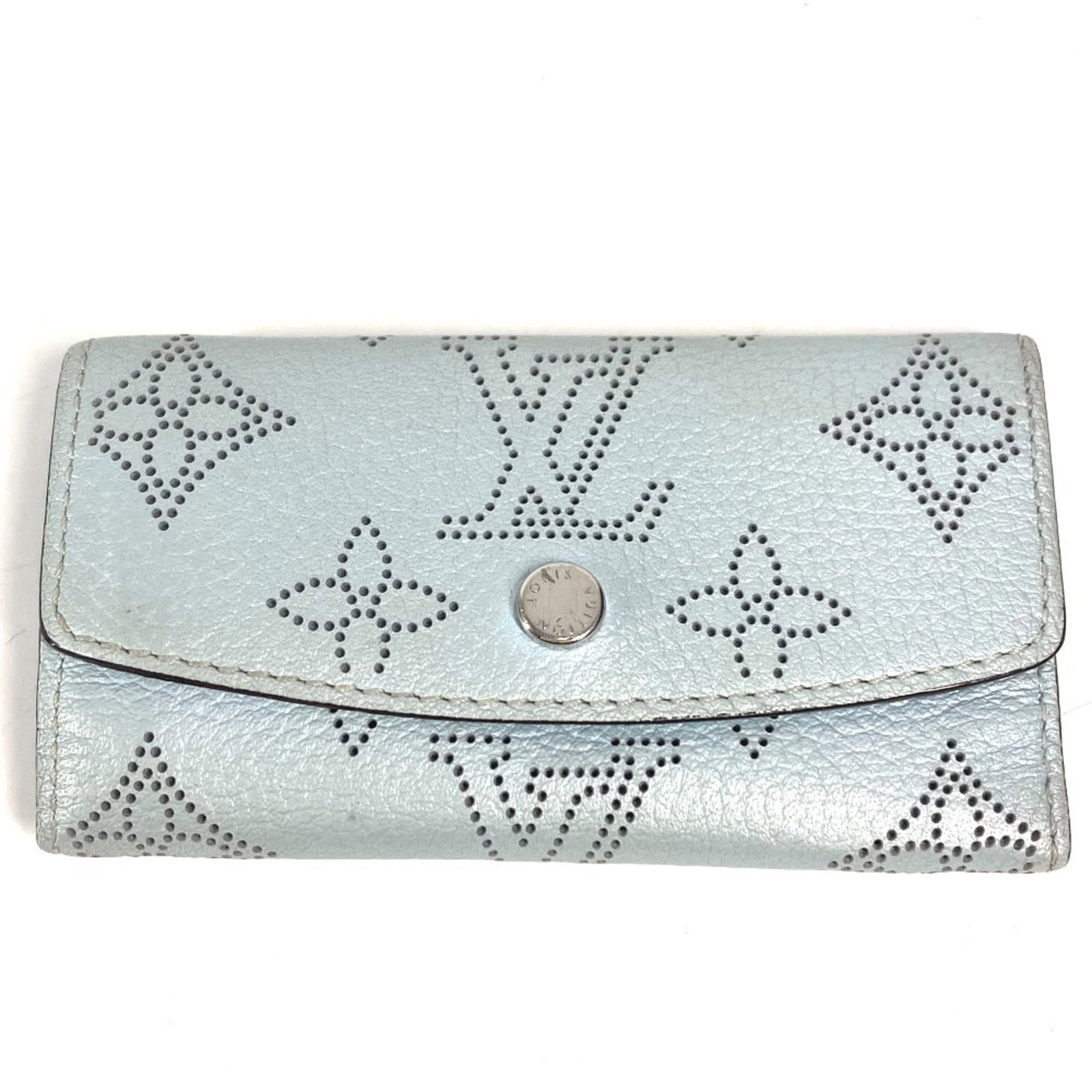 Vuitton Monogram Keycase Mahina Leather Louis: Vuitton Monogram Keycase Mahina Leather Louis Blue, Light blue gray Monogram Mahina leather Louis Vuitton Keycase. Made from high-quality Monogram and Mahina leather, this stylish keycase boasts the
