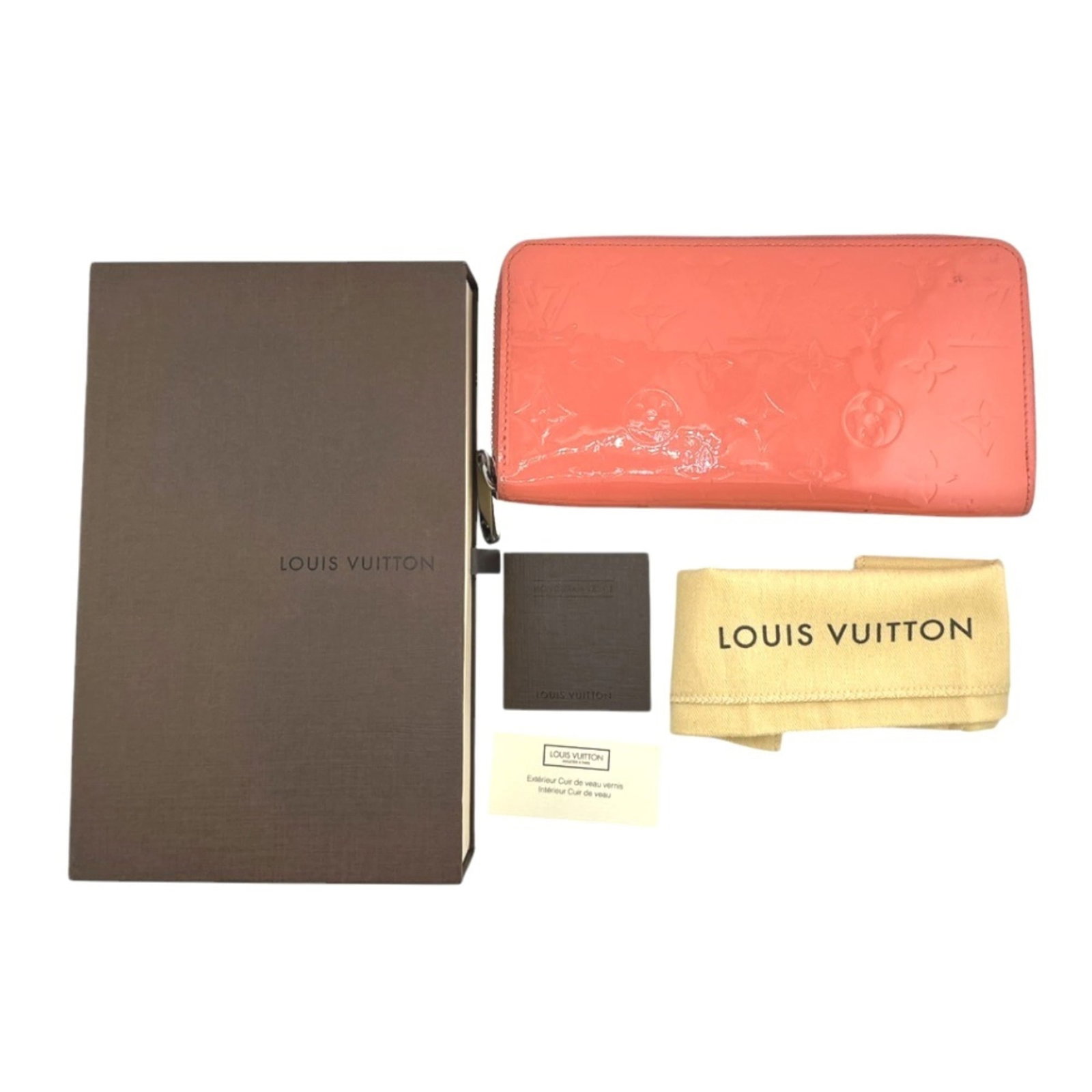 Louis Vuitton Long Wallet (Bi-Fold) Monogram Vernis: Louis Vuitton Long Wallet (Bi-Fold) Monogram Vernis The Louis Vuitton Long Wallet (Bi-Fold) Monogram Vernis is a stylish accessory featuring the iconic Monogram Vernis pattern in Rose Litchi color.