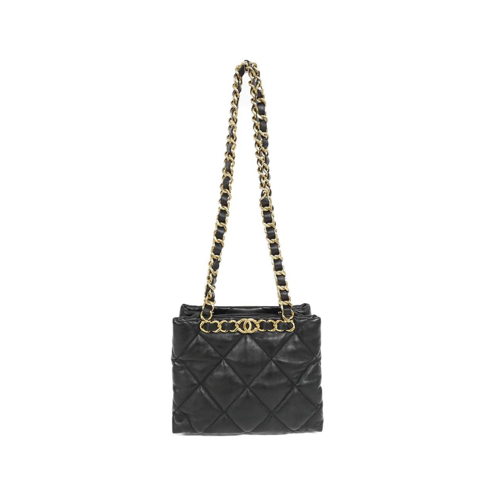 Shoulder Bag Leather Chanel: Shoulder Bag Leather Chanel Black Lambskin Leather Shoulder Bag from Chanel, featuring a classic design with clean lines and a timeless aesthetic. This stylish bag measures 19cm x 25cm x 9.5cm and