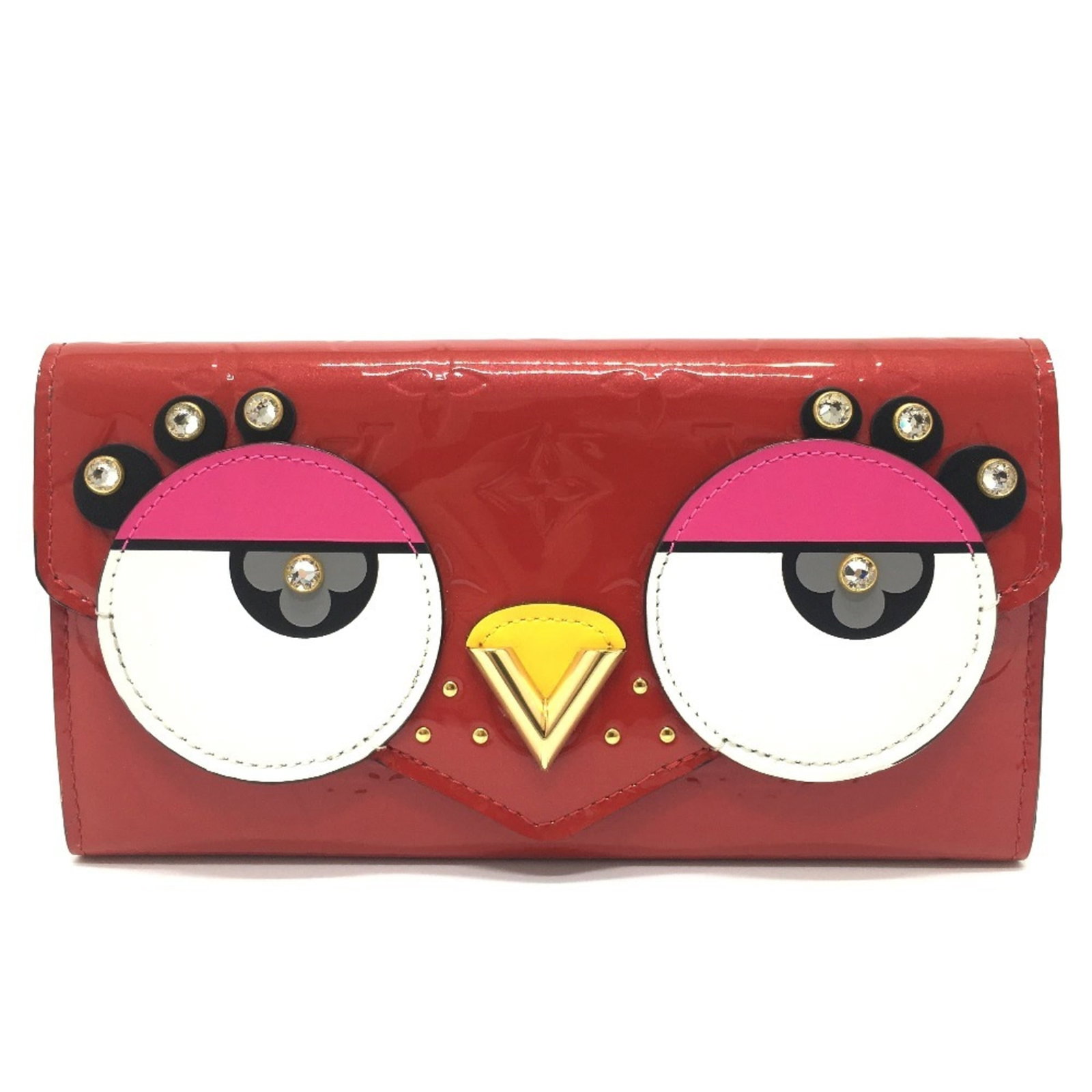 Louis Vuitton Long Wallet (Bi-Fold) Monogram Vernis: Louis Vuitton Long Wallet (Bi-Fold) Monogram Vernis Cerise, a vibrant red hue, adds a pop of color to this Louis Vuitton Long Wallet (Bi-Fold) Monogram Vernis. The iconic monogram pattern is rendered
