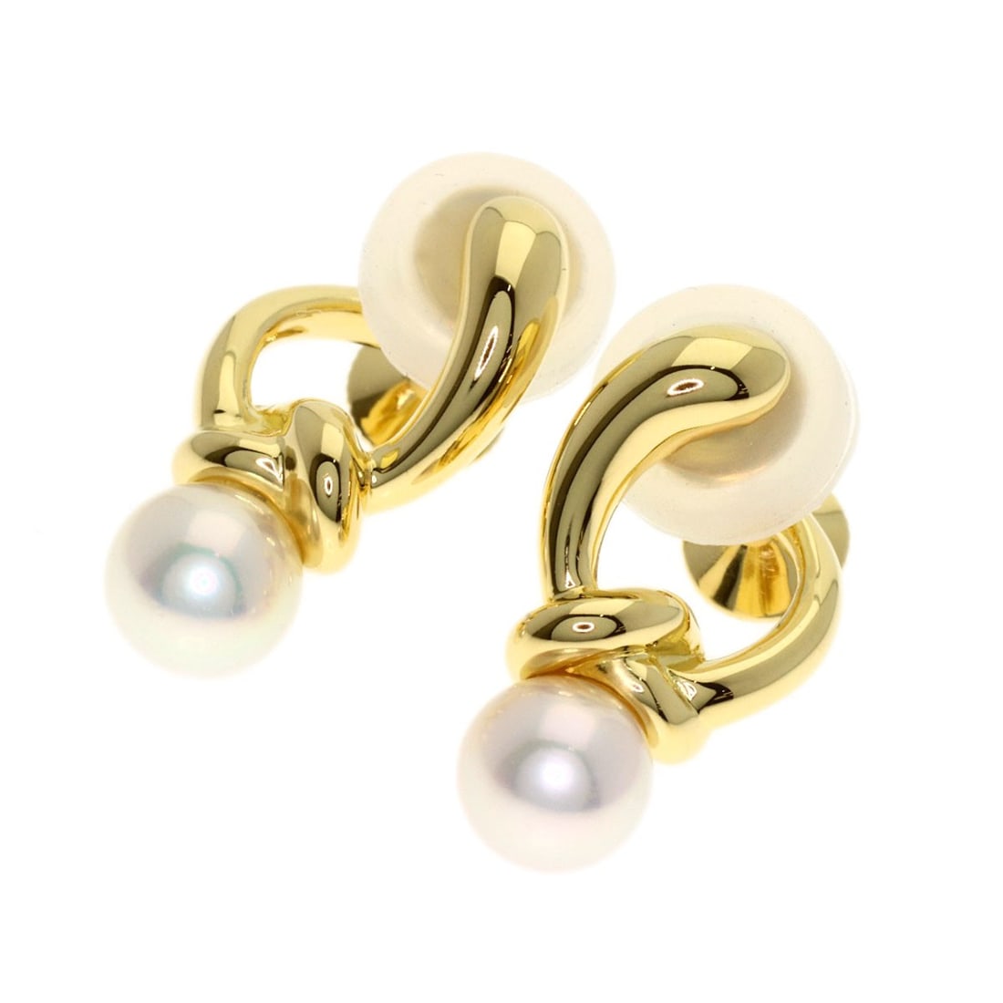 K18 Yellow Gold Mikimoto Pearl Earring: K18 Yellow Gold Mikimoto Pearl Earring K18 Yellow Gold Mikimoto Pearl Earring boasts a luxurious gold finish and a high-quality pearl, crafted from K18 gold for a premium look and feel. This elegant e