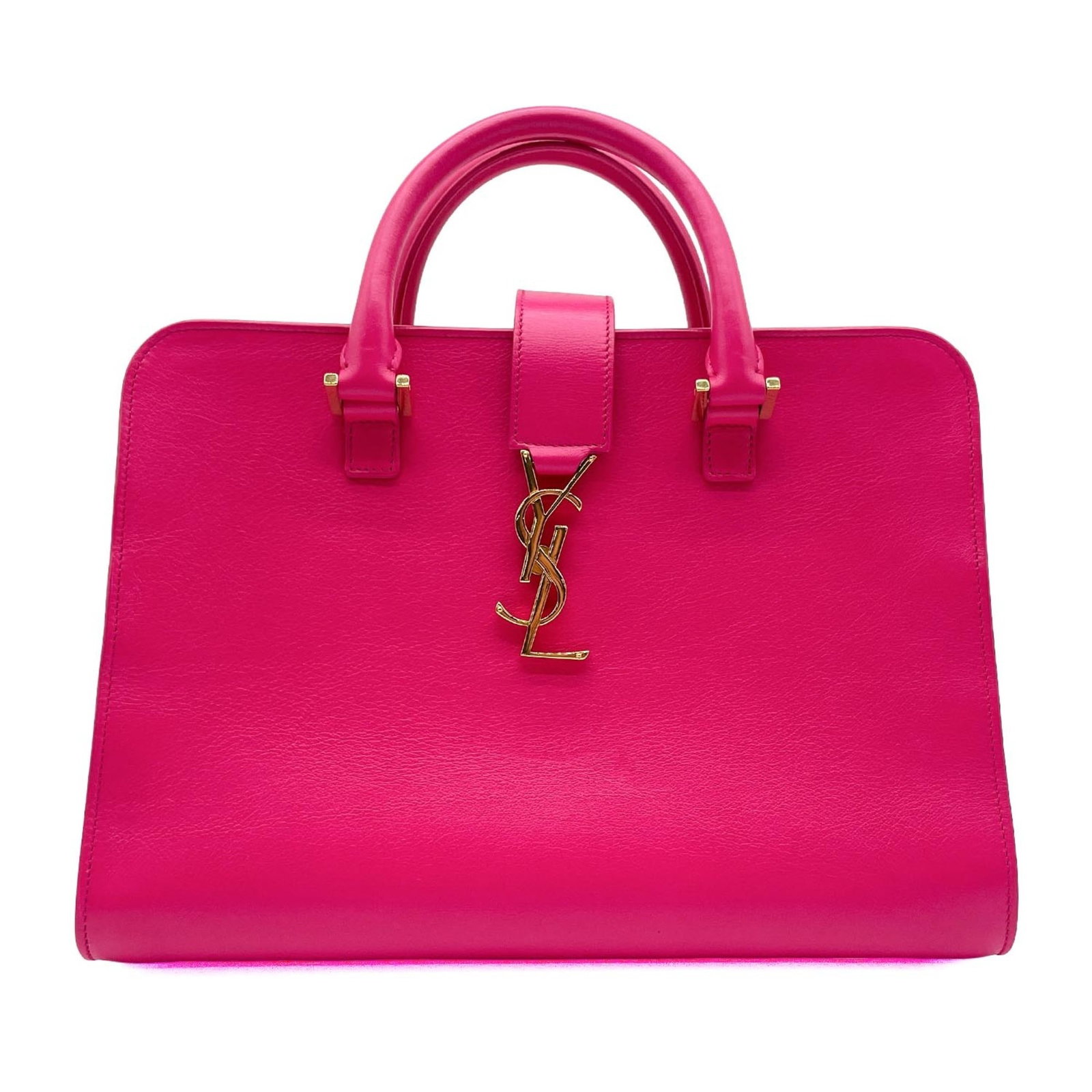 Handbag Saint Laurent Leather: Handbag Saint Laurent Leather Pink Saint Laurent Leather Handbag. Made from high-quality leather, this handbag features a sleek design with a signature pink color. Measuring 20.5cm x 29.5cm x 13cm,