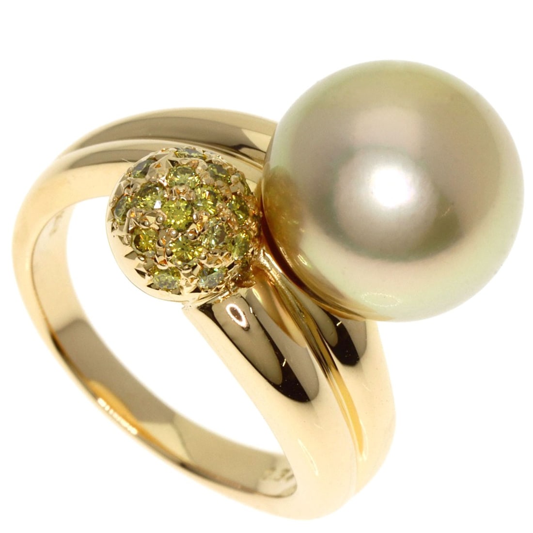 Golden Pearl Diamond K18 Ring Yellow Gold Tasaki: Golden Pearl Diamond K18 Ring Yellow Gold Tasaki K18 Yellow Gold Tasaki's Golden Pearl Diamond Ring boasts a striking gold metal exterior, adorned with a D-color, 0.34ct pearl. The ring's 7.25 US