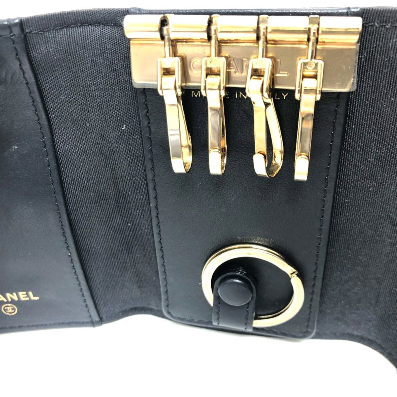 Keycase leather by Chanel - 10