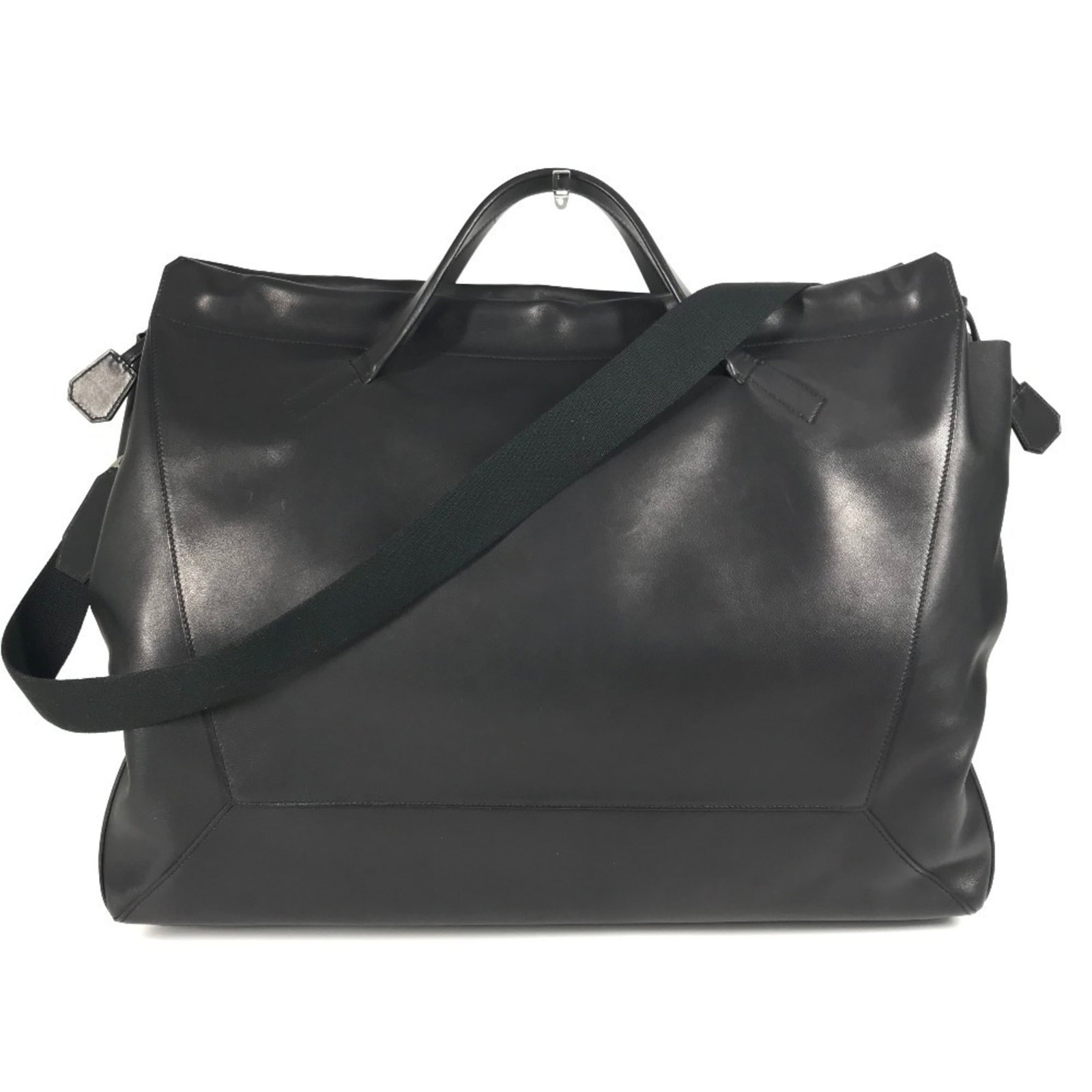 Swift Leather Handbag Shoulder Bag Boston Hermes: Swift Leather Handbag Shoulder Bag Boston Hermes Swift leather is a notable material in this Boston shoulder bag from Hermes, crafted in France. The bag's sleek design and black color make it a