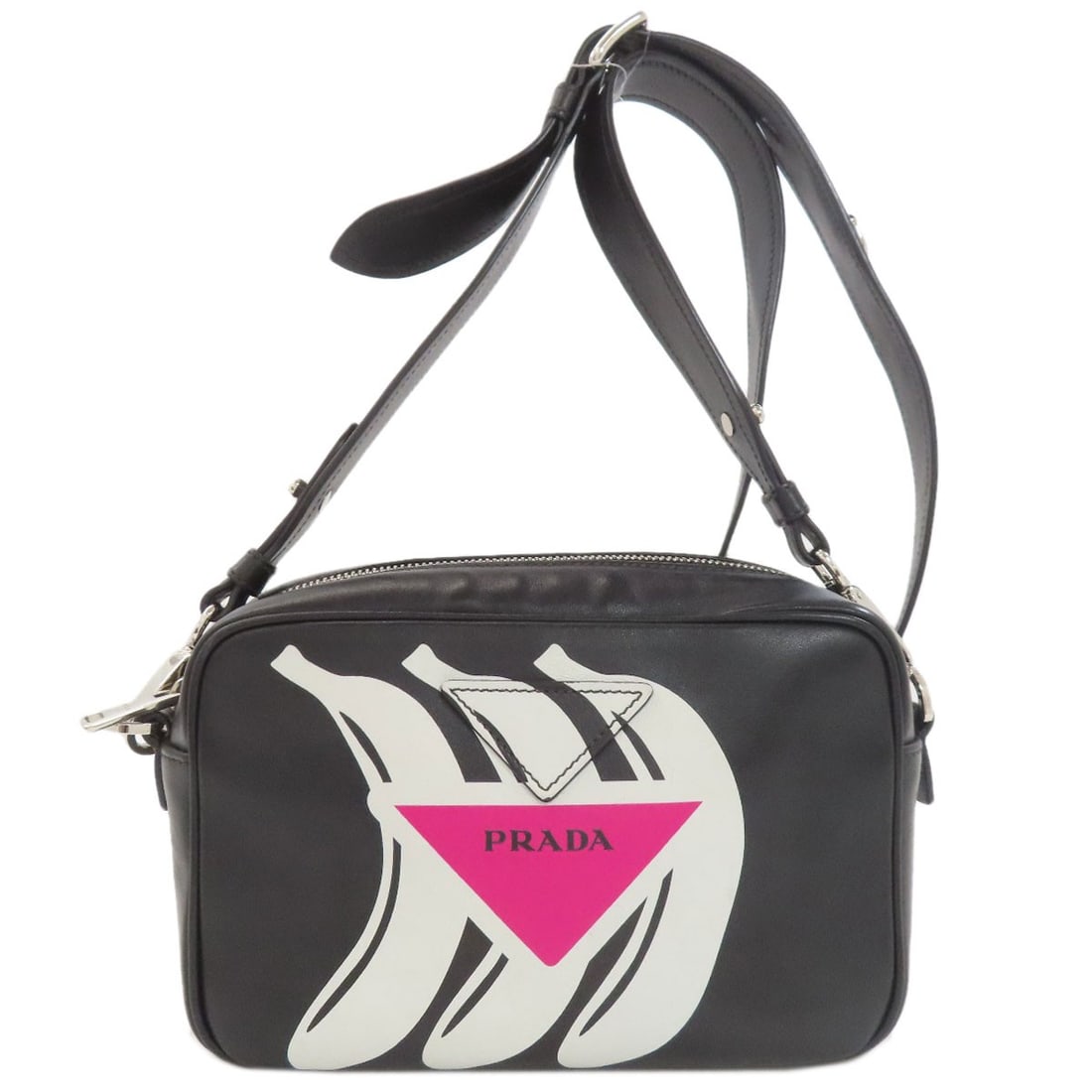 Banana Calf Shoulder Bag: Banana Calf Shoulder Bag Black calf shoulder bag from PRADA, featuring a sleek design and exterior material. This stylish bag is characterized by its black color and calf exterior, making it a