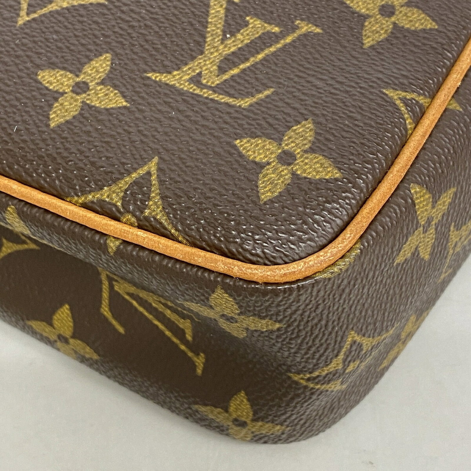 Louis Vuitton Bag - 7