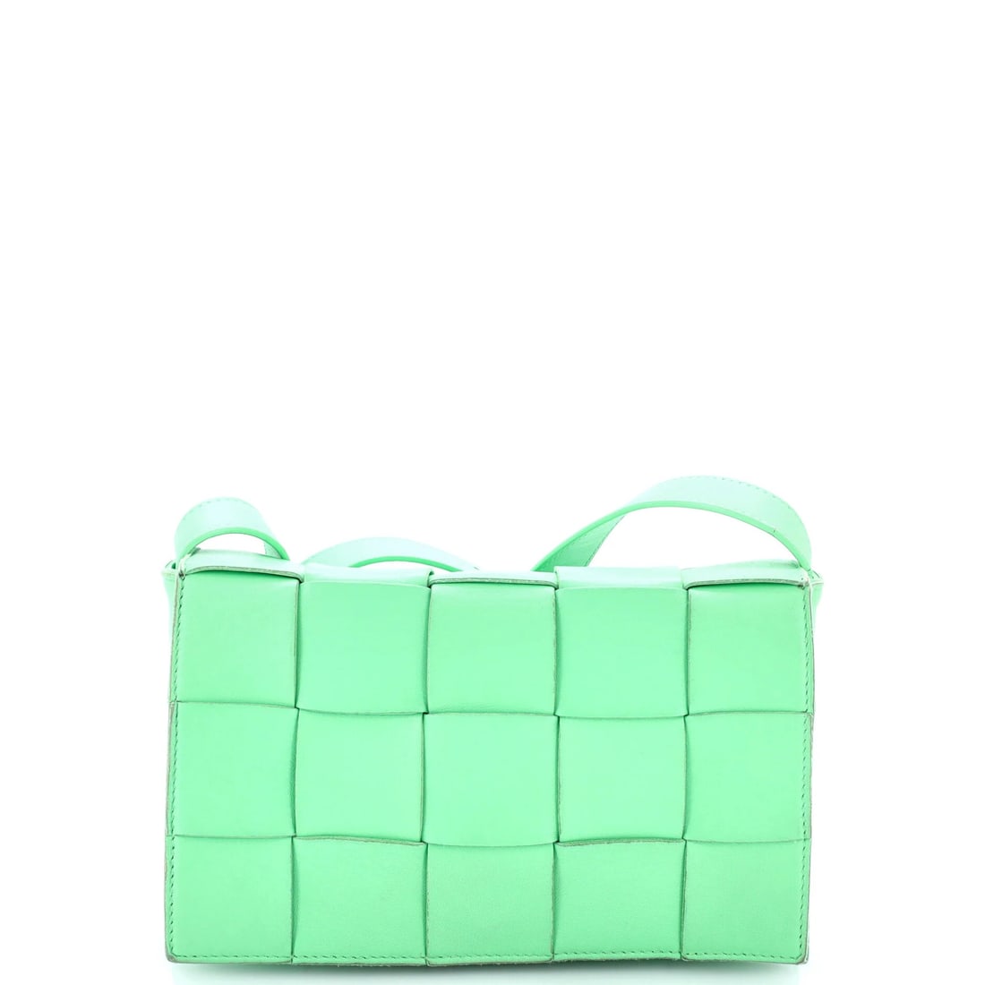 Bottega Veneta Cassette Crossbody Bag Maxi Intrecciato Leather: Bottega Veneta Cassette Crossbody Bag Maxi Intrecciato Leather Bottega Veneta's Cassette Crossbody Bag Maxi Intrecciato Leather boasts a striking green exterior with intricate interlocking leather str