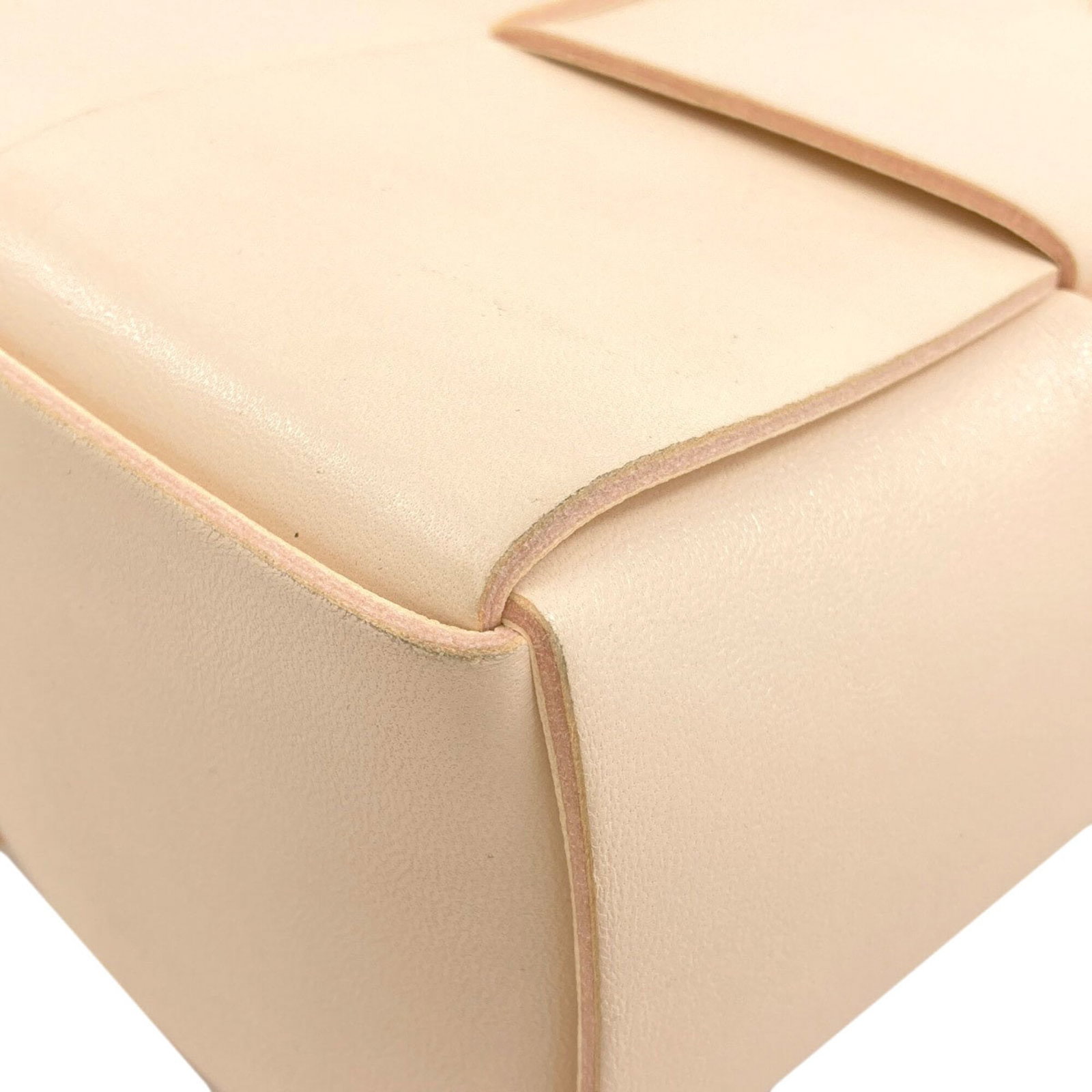 Veneta Leather Handbag - 15