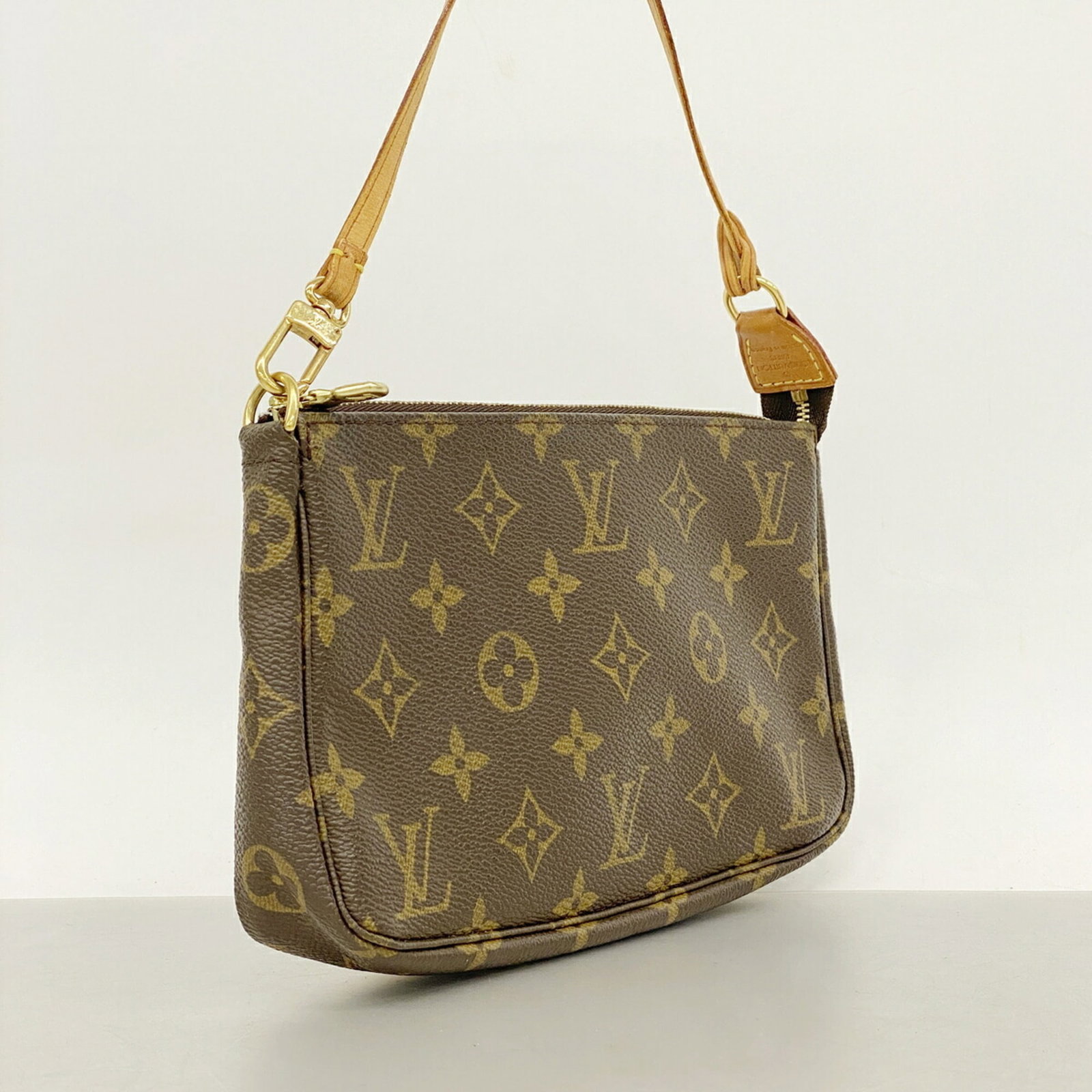 Louis Vuitton Pouch - 2