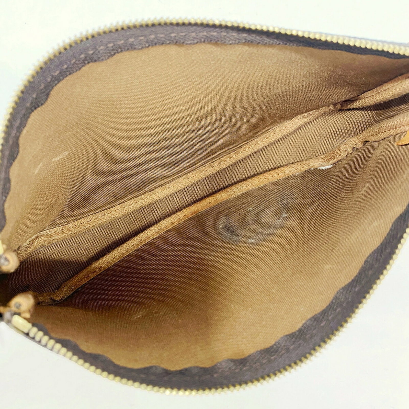 Louis Vuitton Pouch - 4