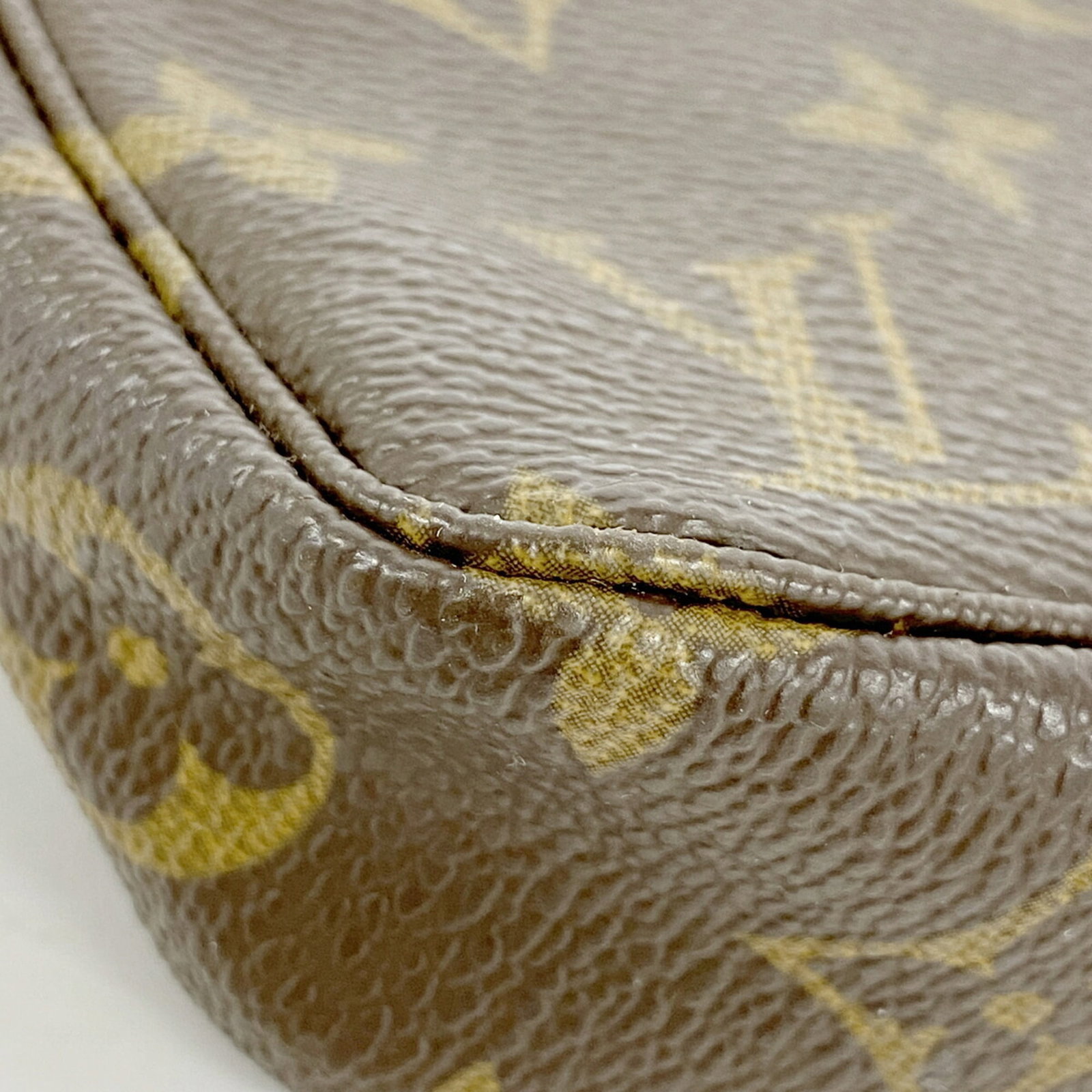 Louis Vuitton Pouch - 6
