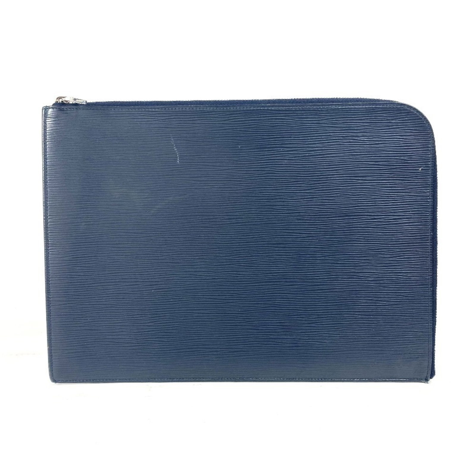 Epi Leather Clutch Bag Pochette Pouch Louis Vuitton: Epi Leather Clutch Bag Pochette Pouch Louis Vuitton Epi leather-clad Louis Vuitton clutch bag boasts a striking navy blue hue. Measuring 24cm x 33cm, this pochette pouch offers a compact, stylish