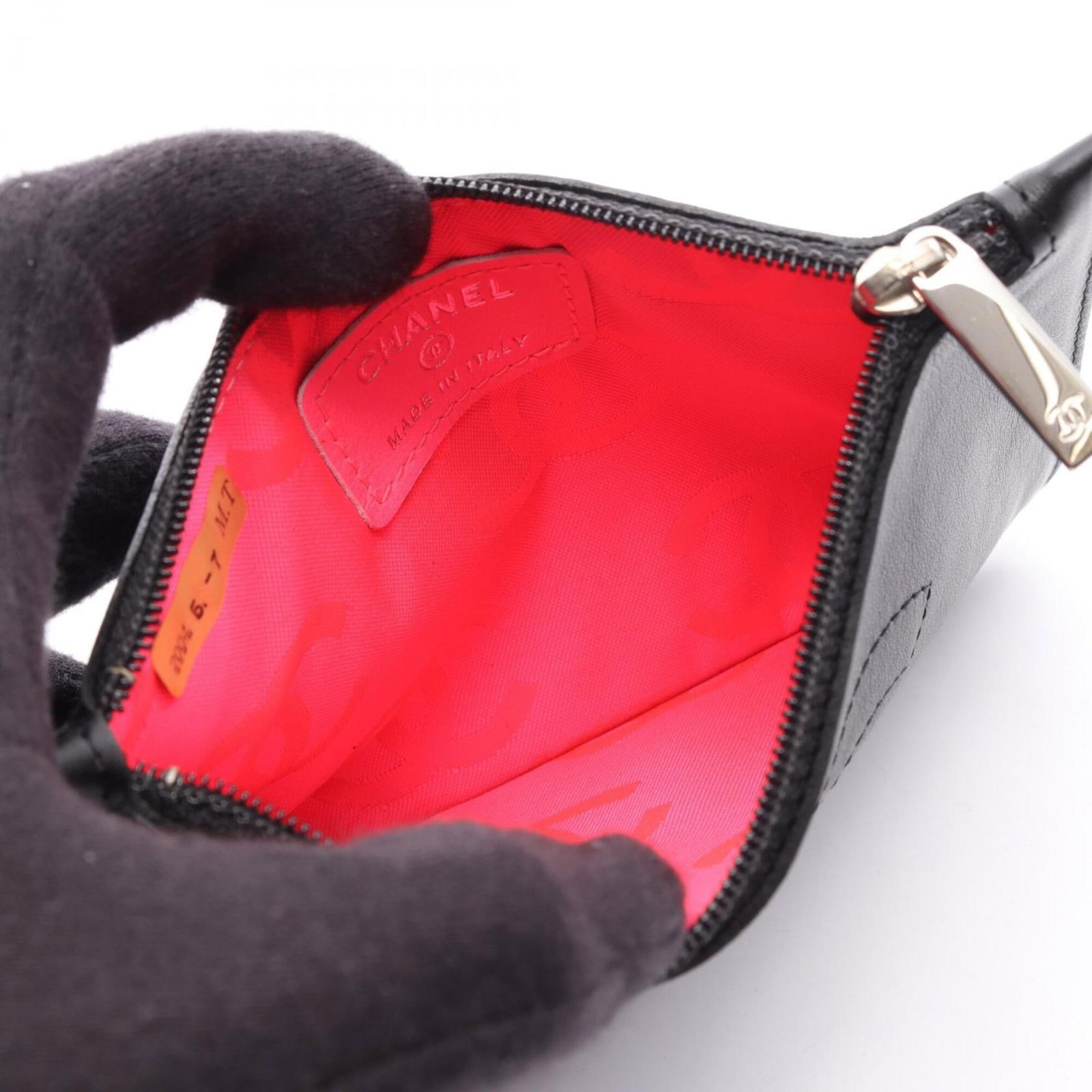 Leather Pouch by Chanel - 3