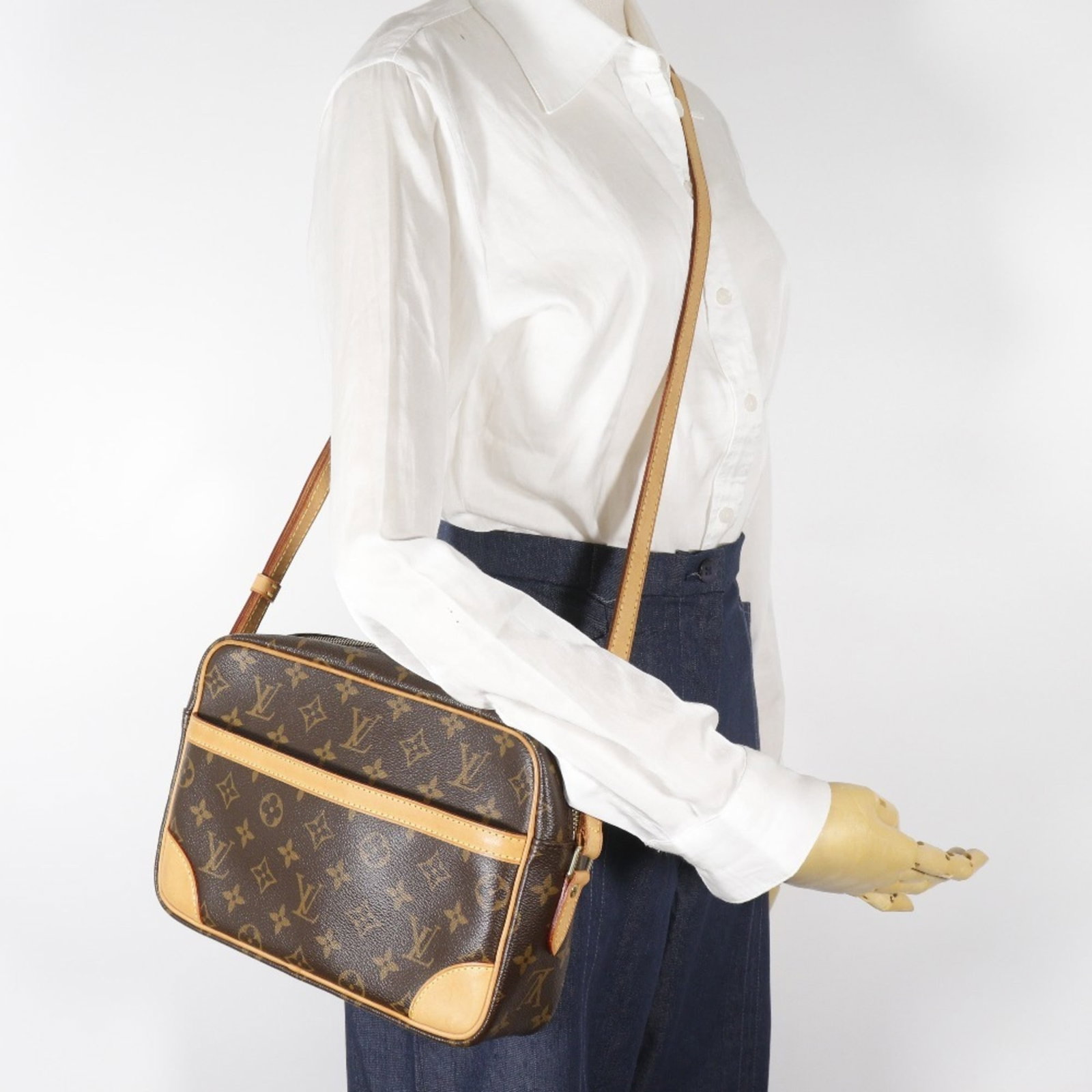 Shoulder Bag Monogram Louis Vuitton - 16